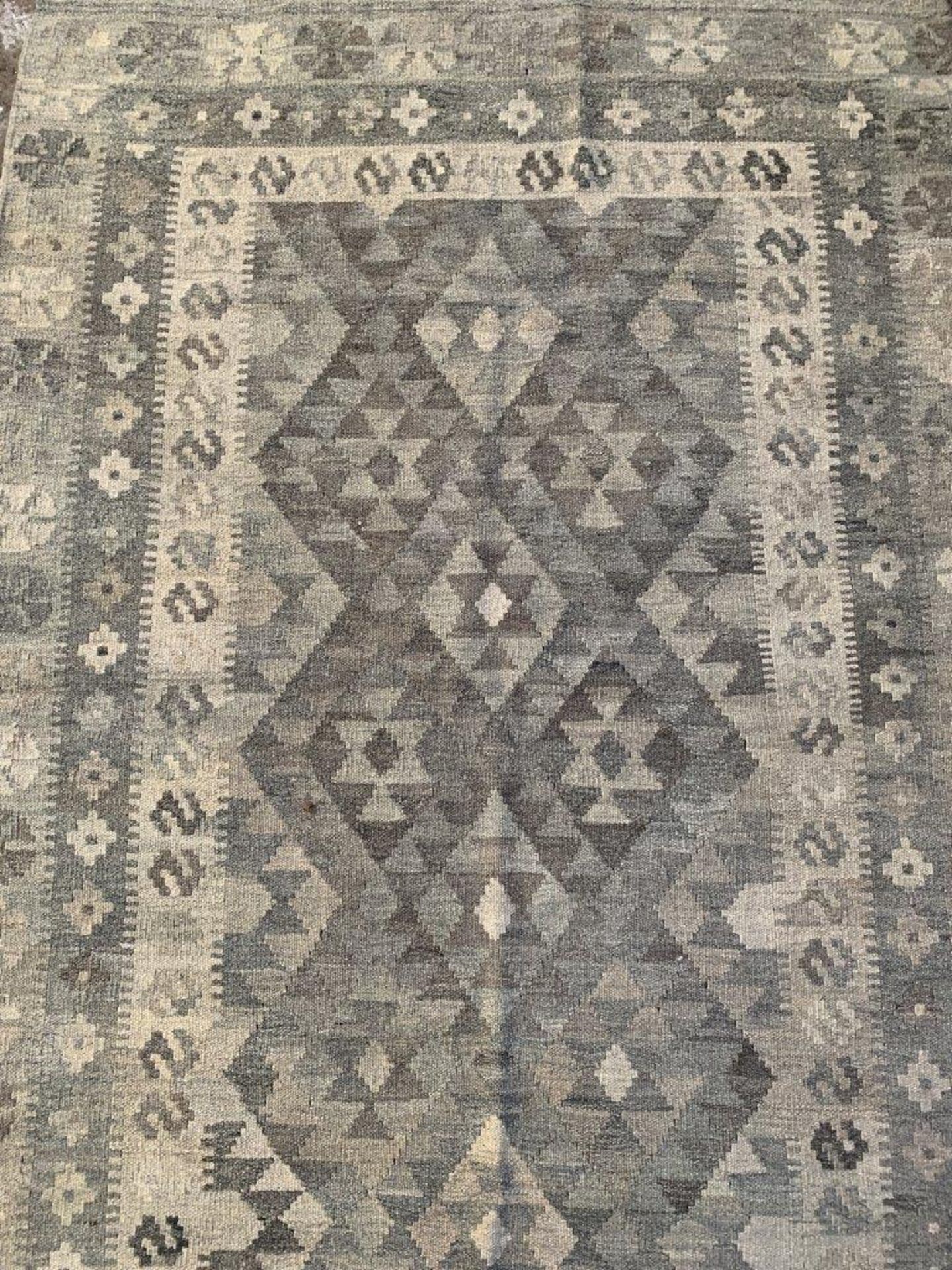 Two grey rugs - Image 3 of 6