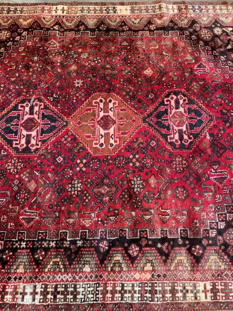 Red ground wool rug - Bild 3 aus 4