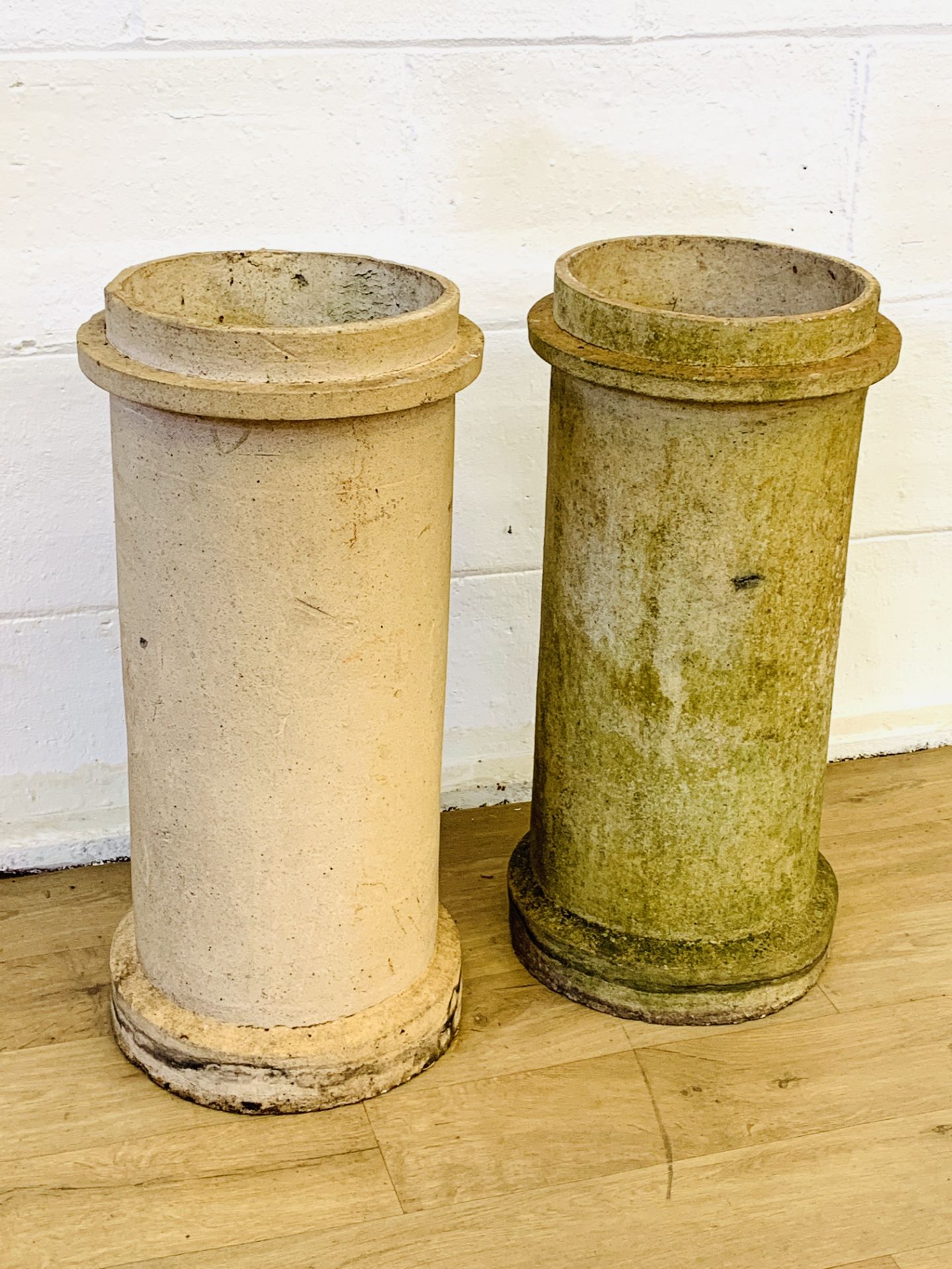 Two chimney pots - Bild 2 aus 3
