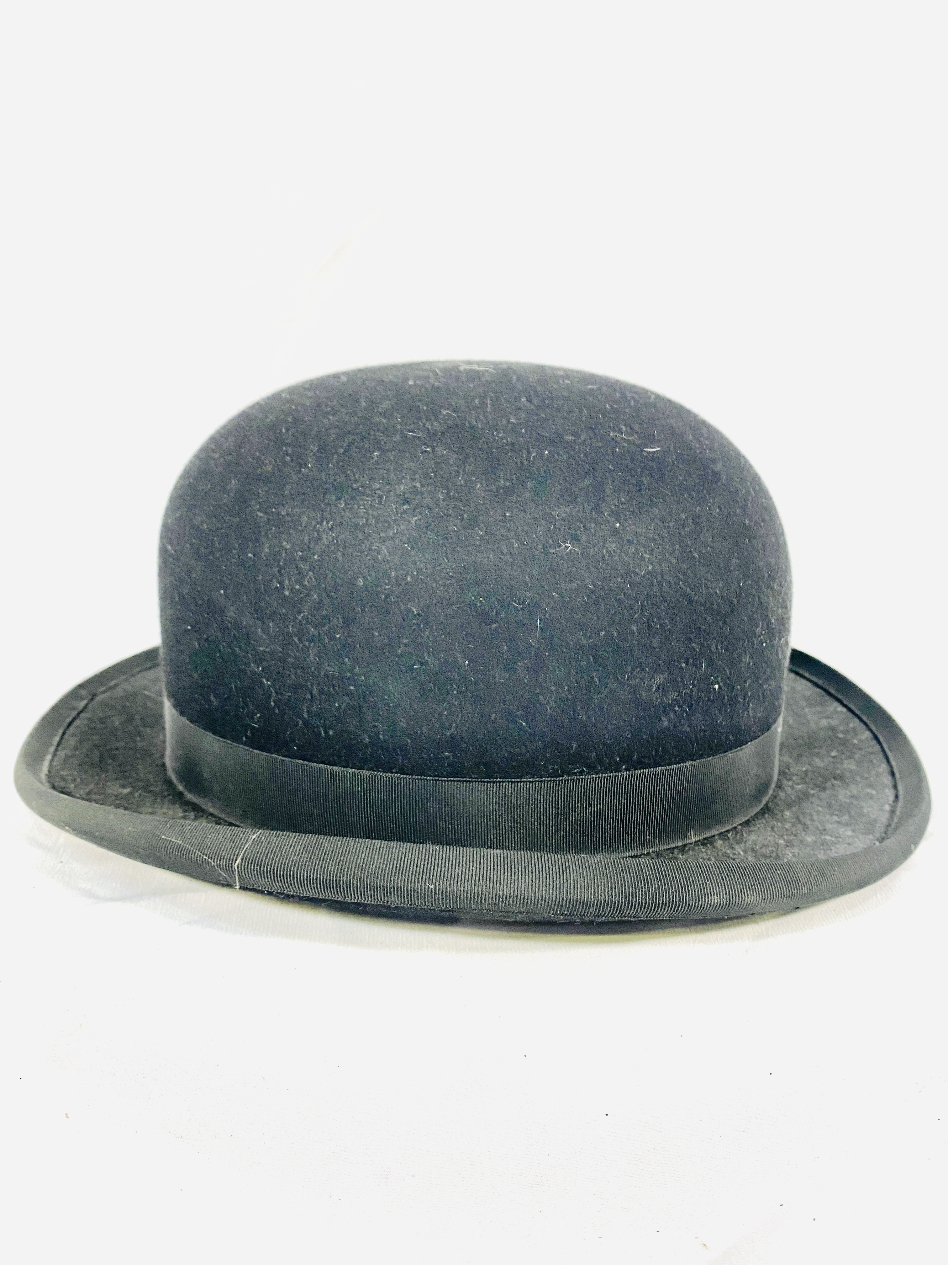 A silk top hat together with a bowler hat - Image 3 of 9
