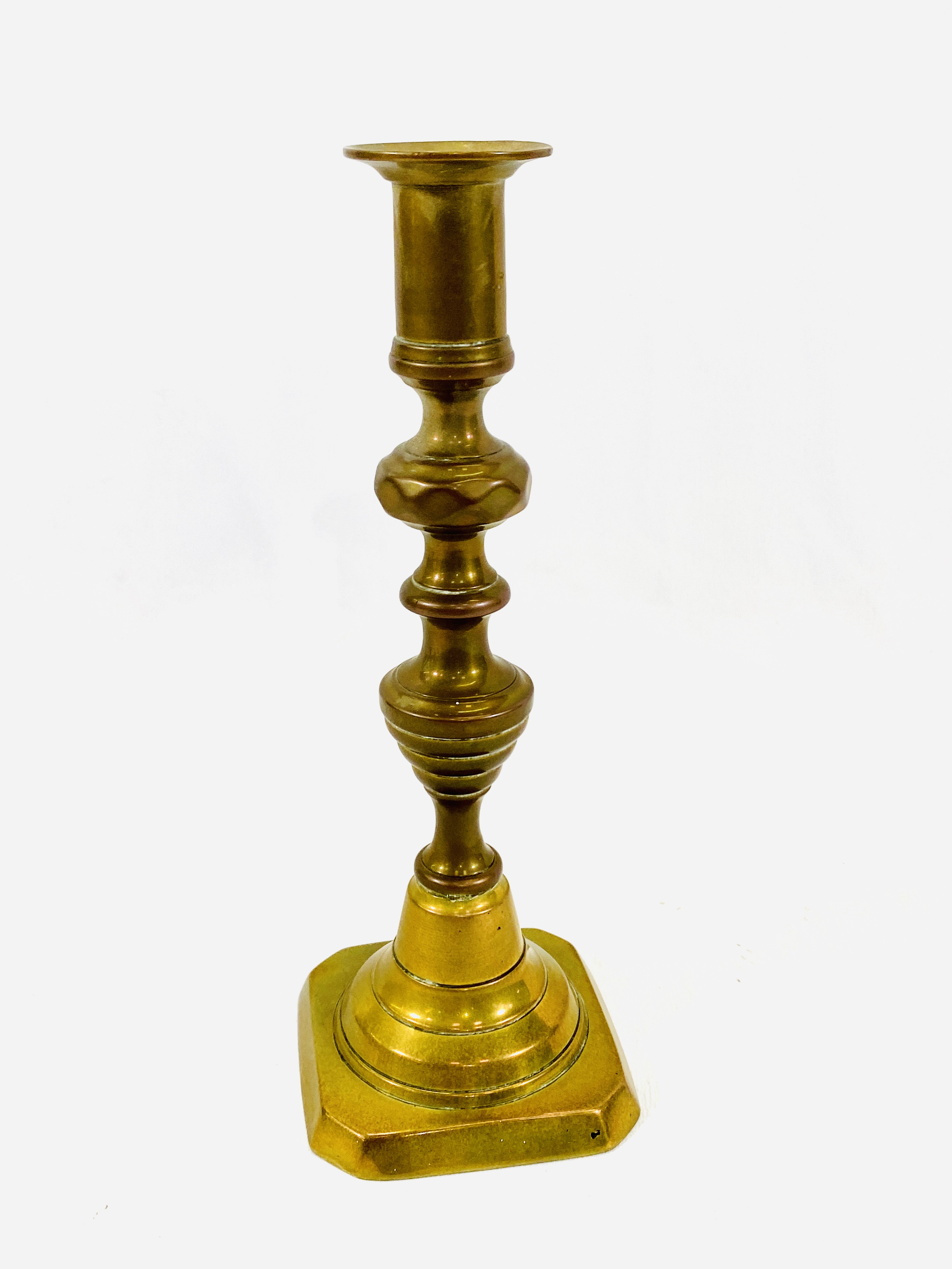 Pair of brass candlesticks and a brass magnifying glass - Bild 6 aus 7