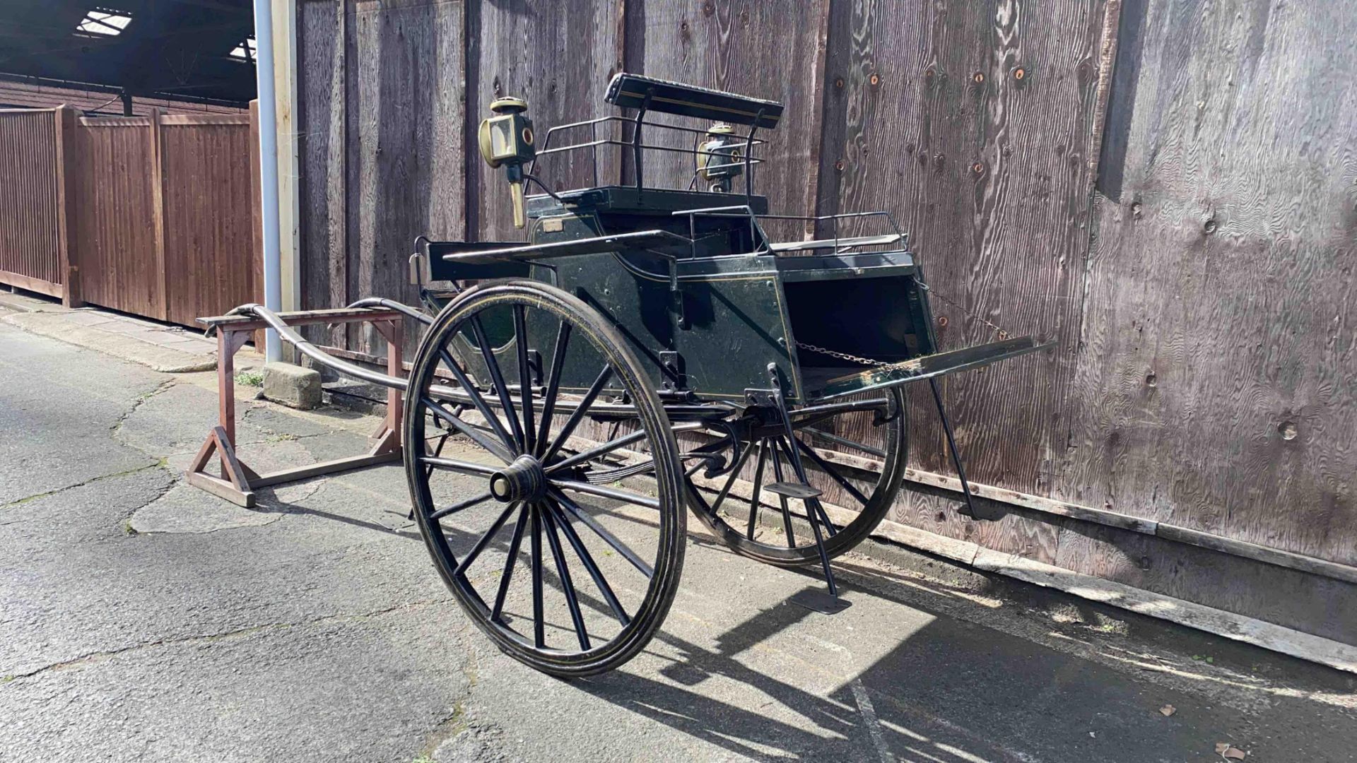 DOG CART built by Stephenson of Harrogate to suit 16hh. - Image 2 of 5