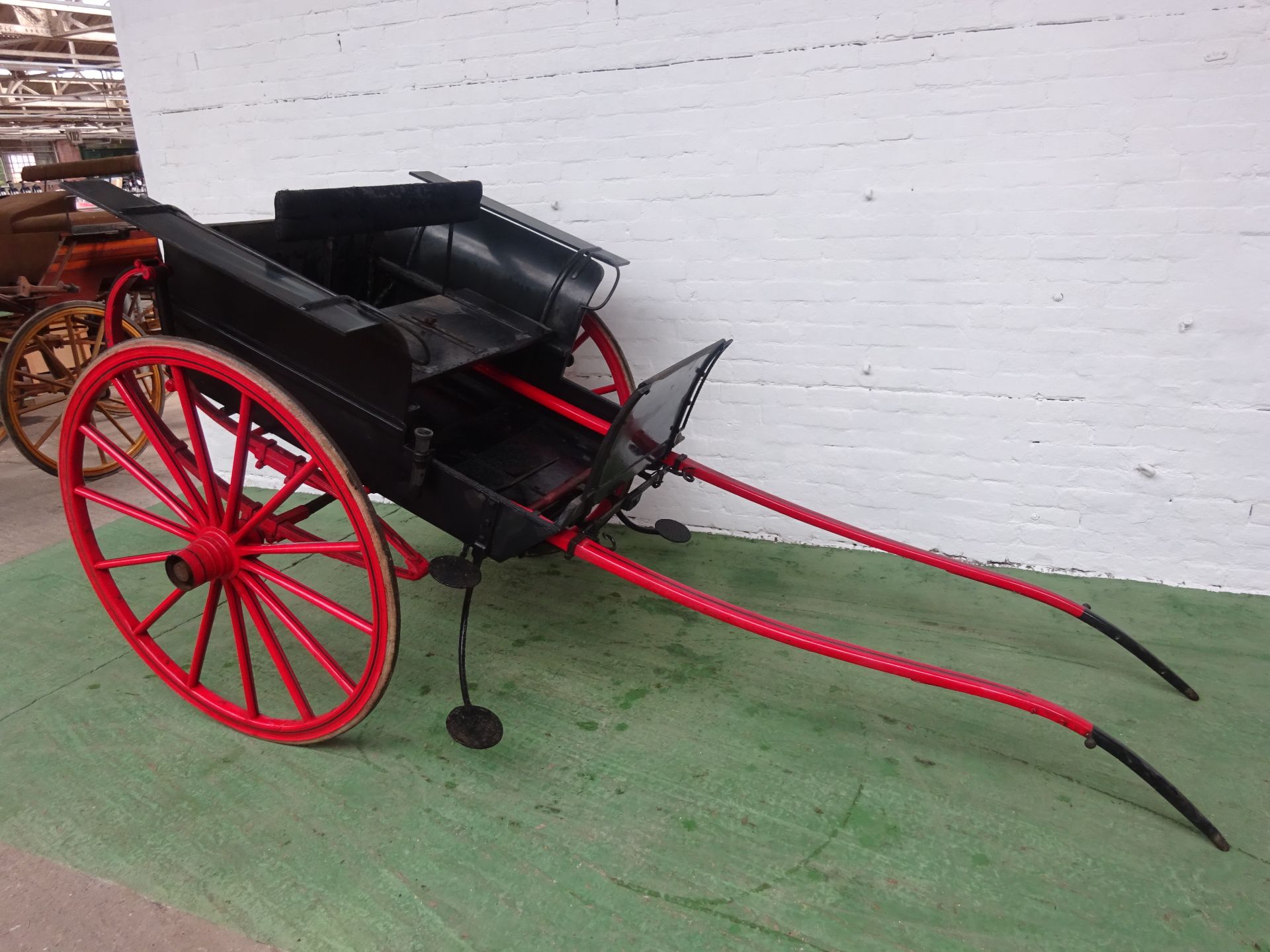 C-SPRING RALLI CAR by Thorn of Norwich, ‘Patent Norfolk Carriage Works’, to suit 14 to 14.2 hh - Image 2 of 8