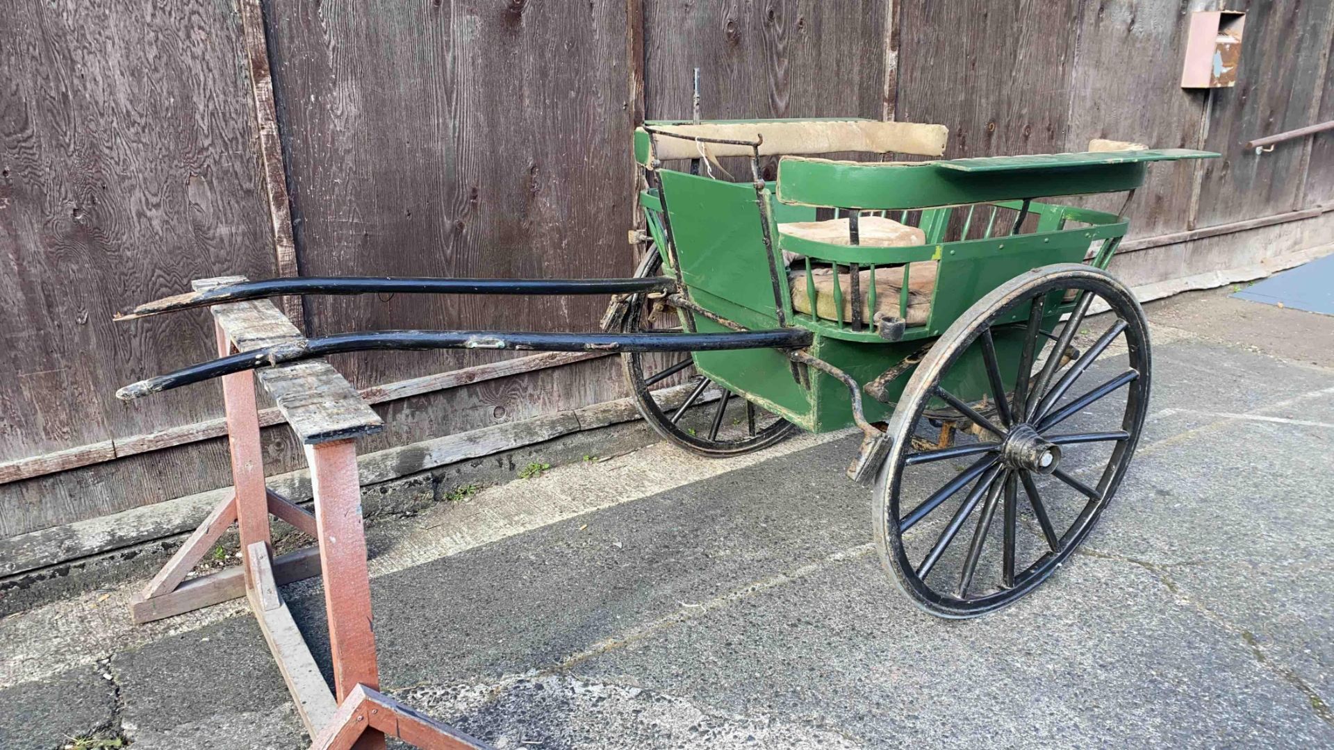 GOVERNESS CAR by Sanders & Sons of Hitchin to suit a small pony or donkey - Image 2 of 4