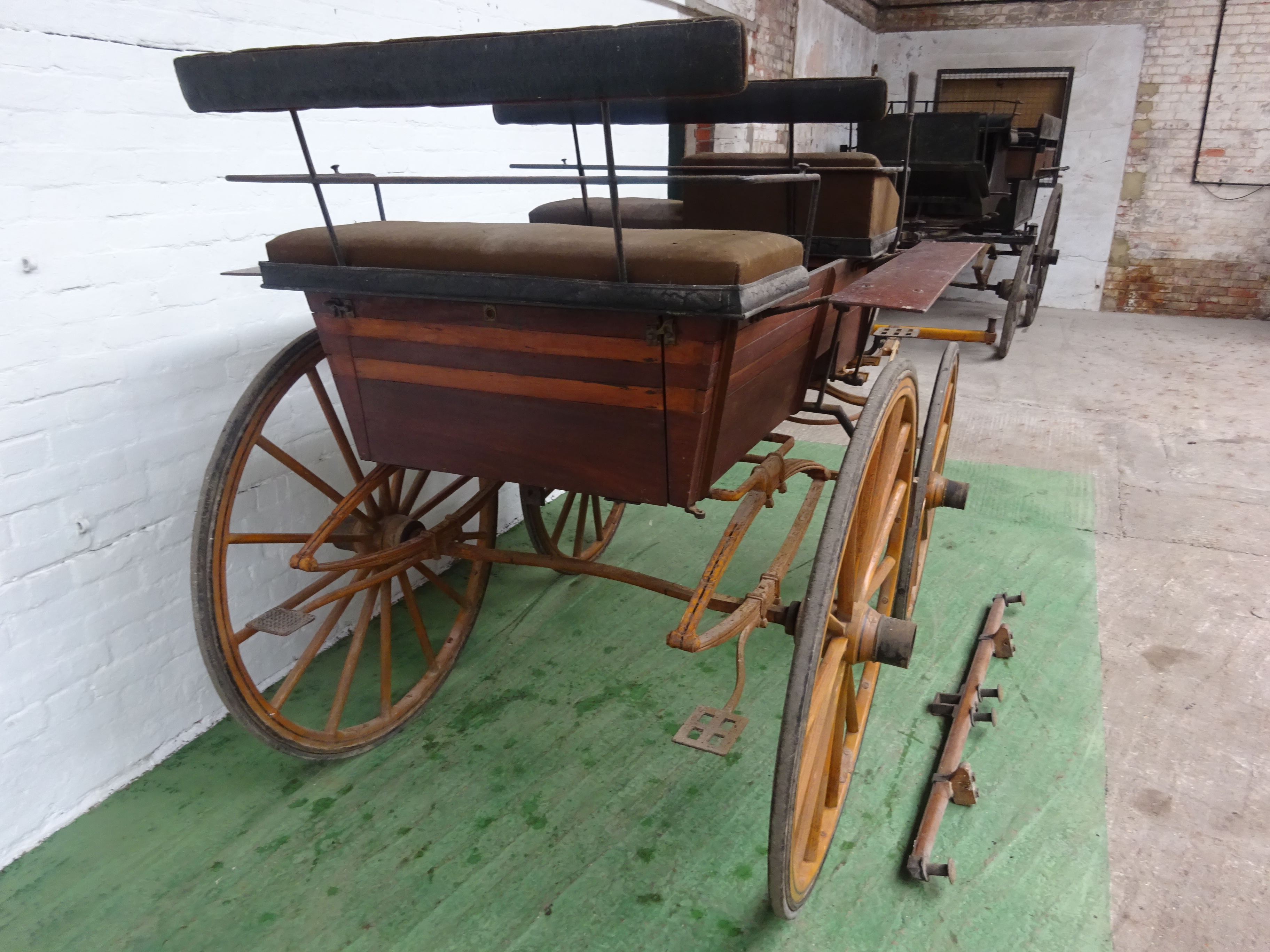 T-CART SPORTING PHAETON or FOUR-WHEELED DOG CART, to suit 15-2 hh and over, single or pair - Image 3 of 7