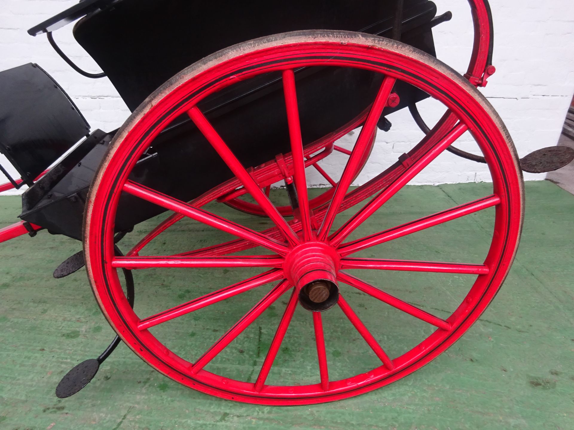 C-SPRING RALLI CAR by Thorn of Norwich, ‘Patent Norfolk Carriage Works’, to suit 14 to 14.2 hh - Image 7 of 8