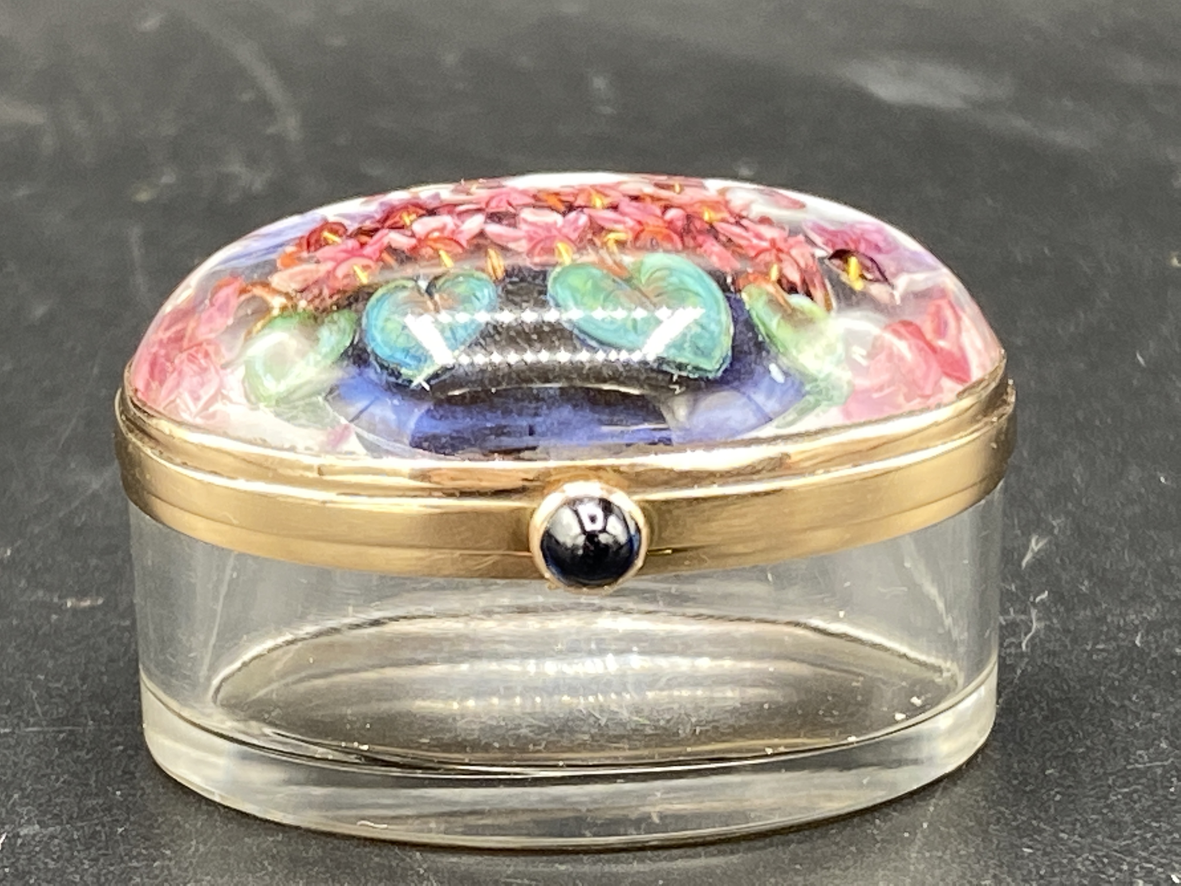 Essex crystal and gold pill box - Image 3 of 5