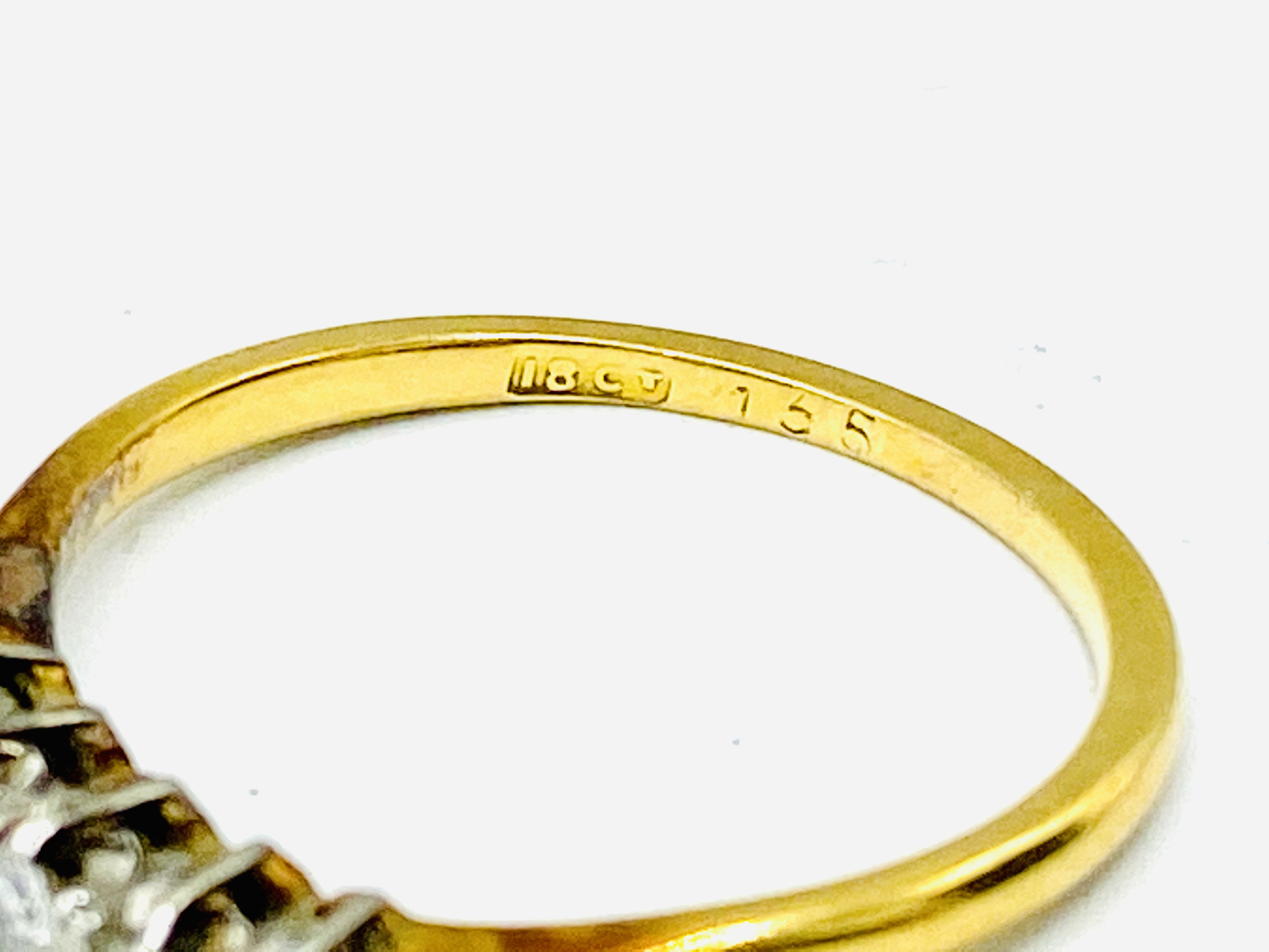 18ct gold and diamond ring - Image 2 of 6
