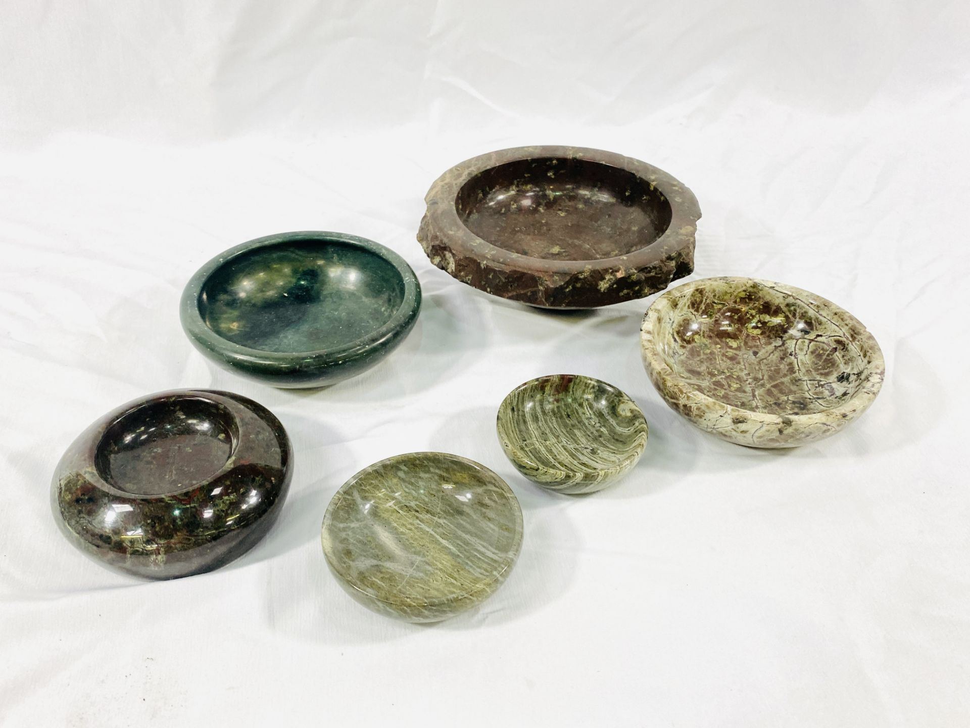 Collection of marble vases and dishes - Image 6 of 8