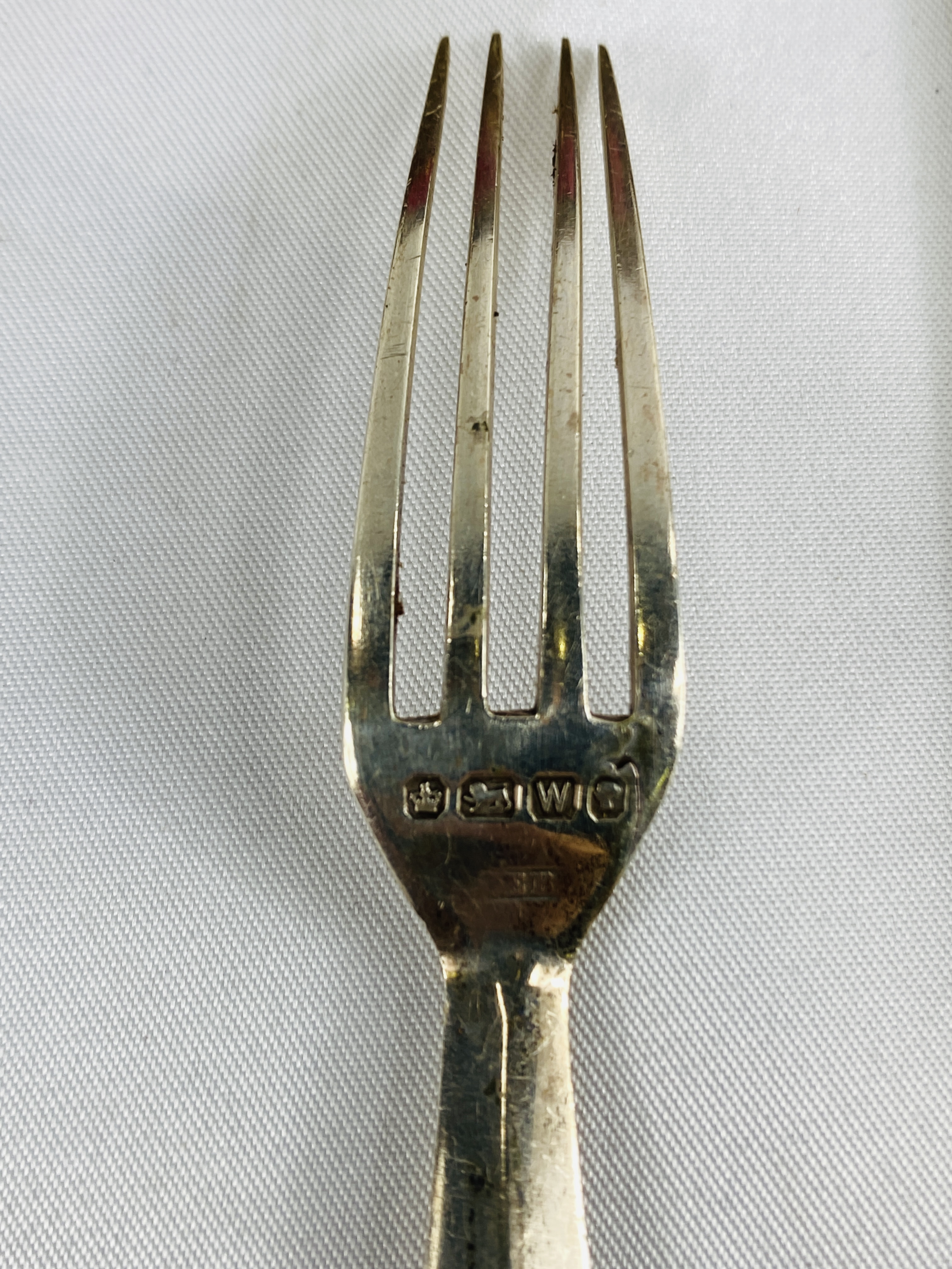 Mahogany canteen of cutlery with silver knife blades and fork tines - Image 5 of 6