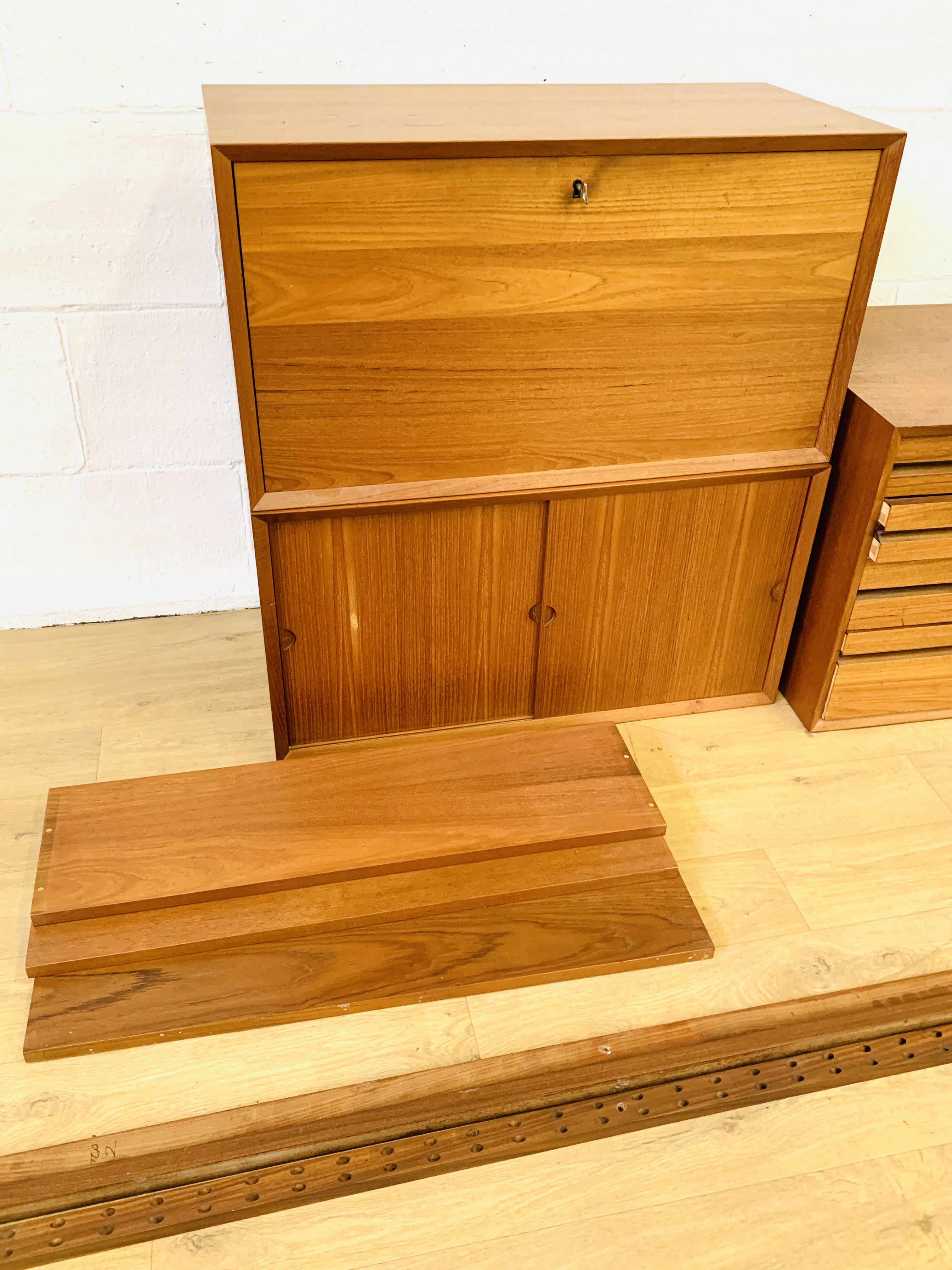 Teak modular wall unit - Image 2 of 7