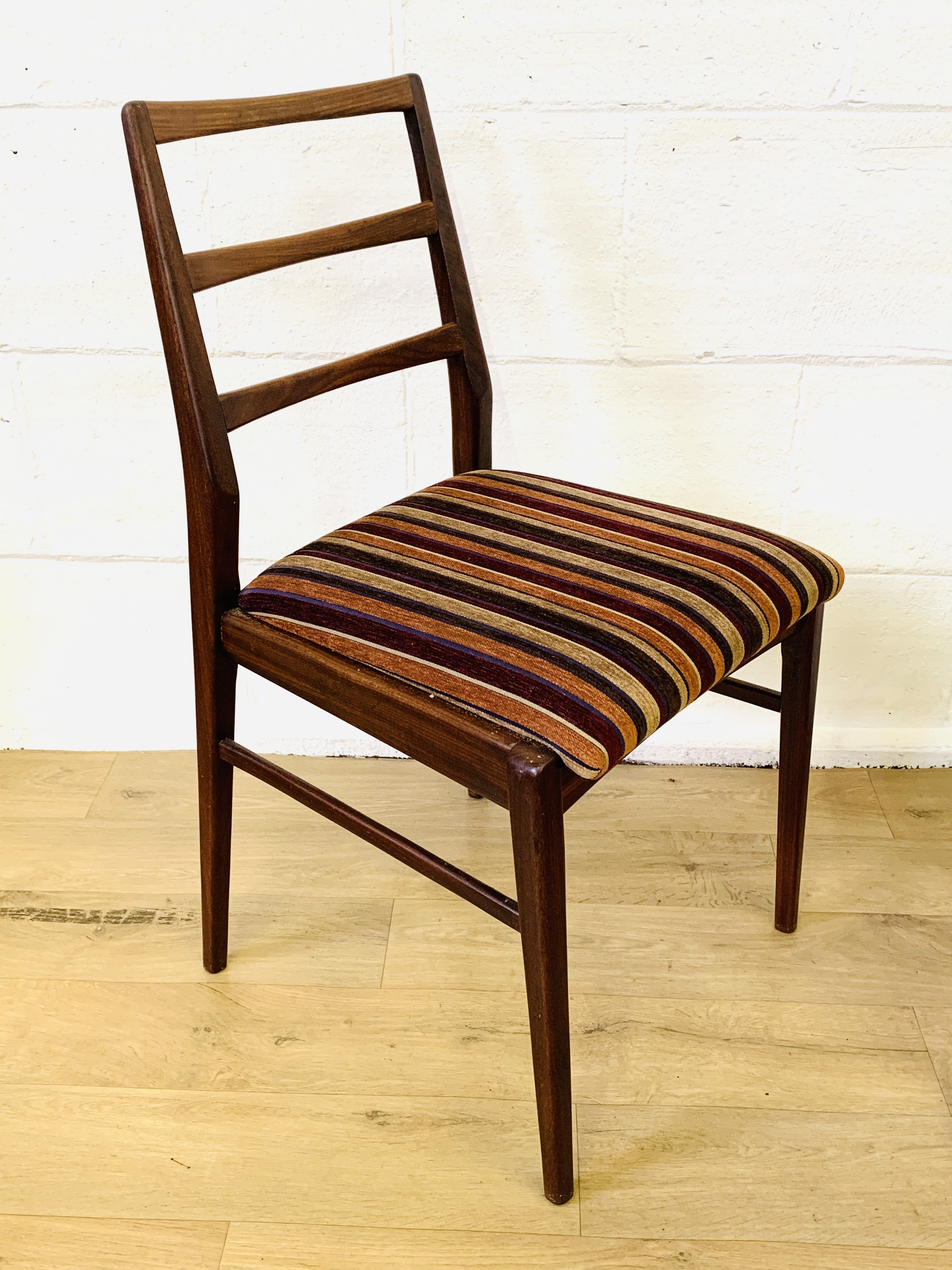 Six teak dining chairs - Image 4 of 5
