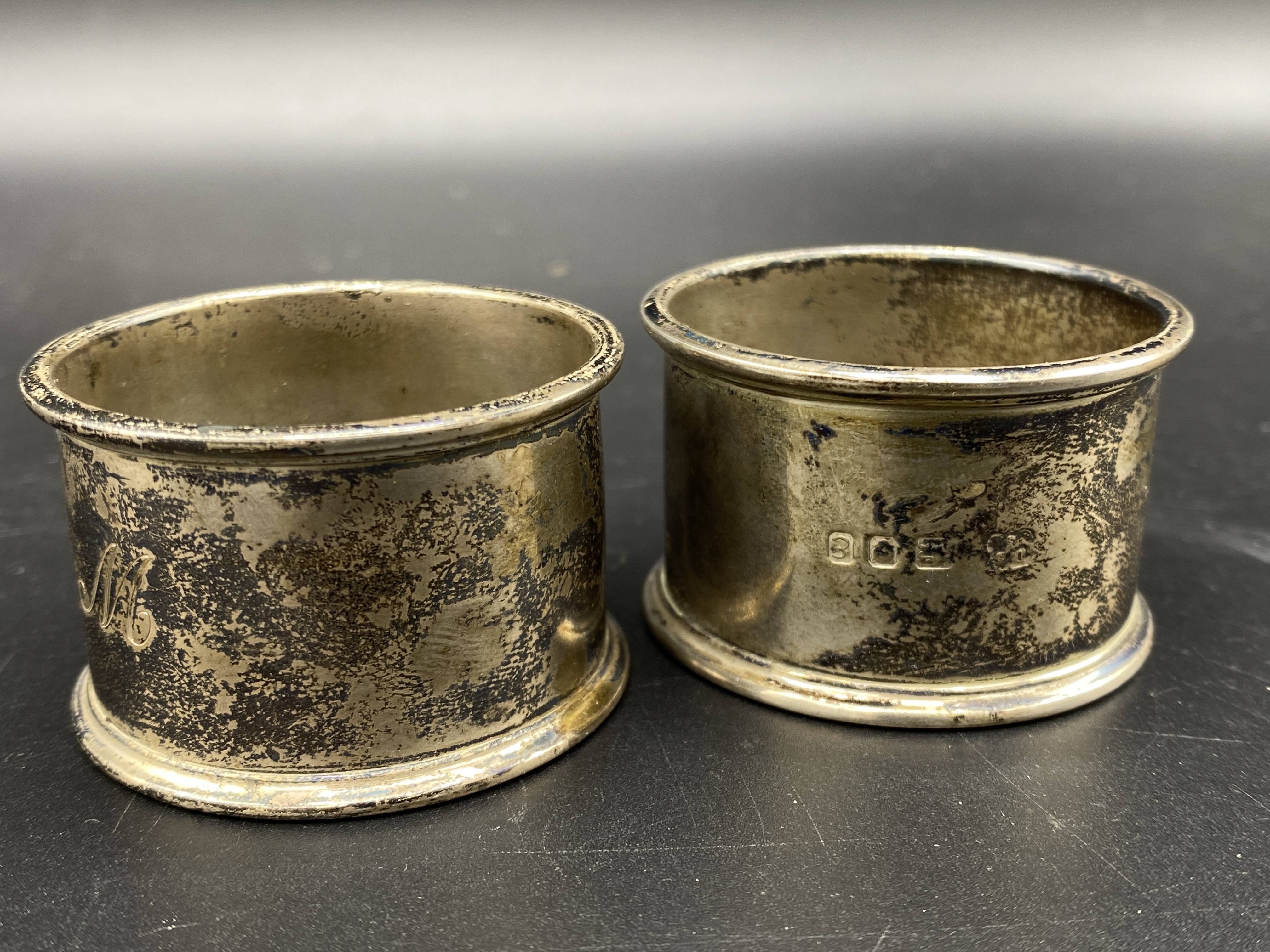 Four silver napkin rings - Image 3 of 5