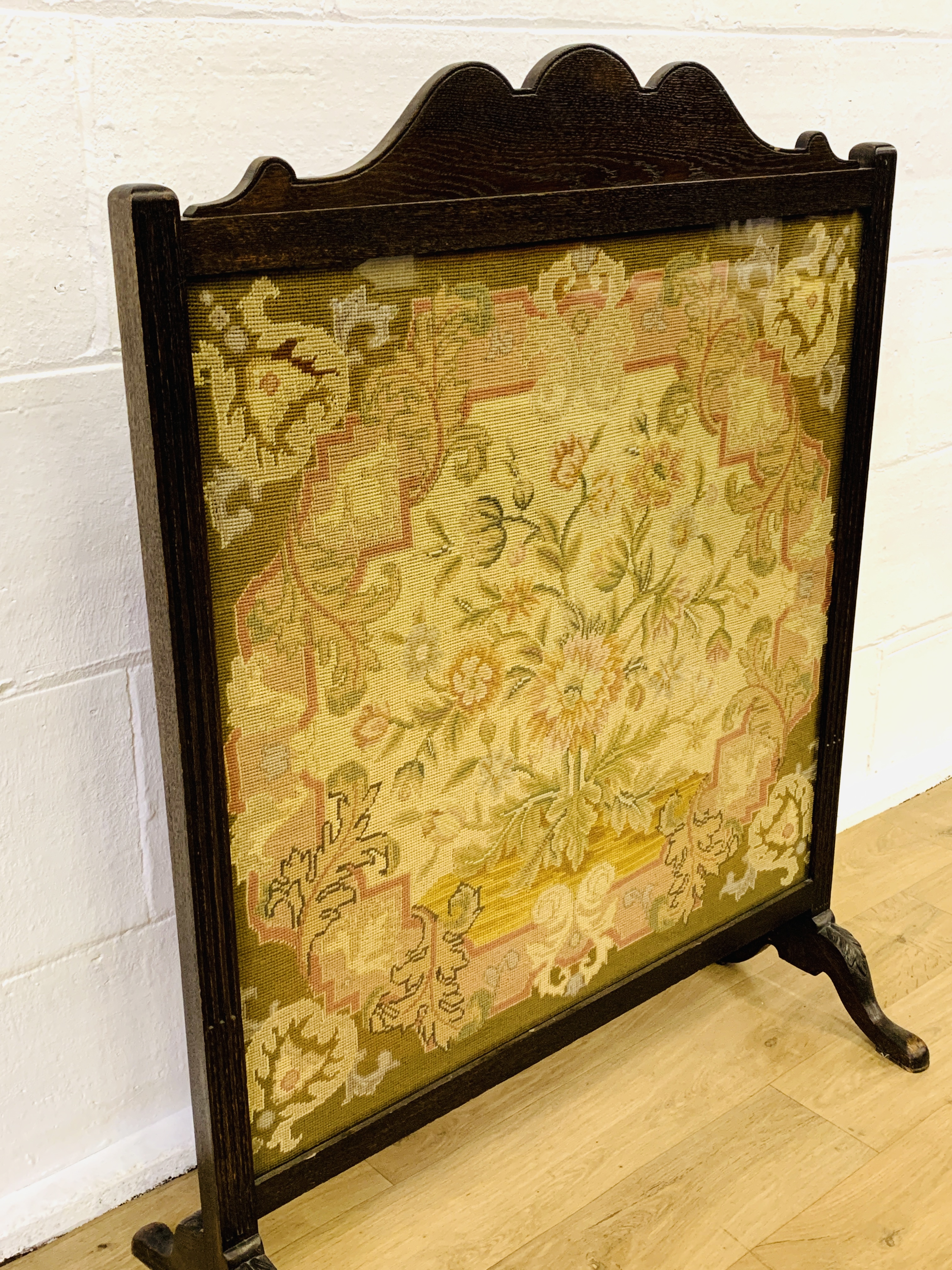 Oak framed tapestry fire screen - Image 5 of 5