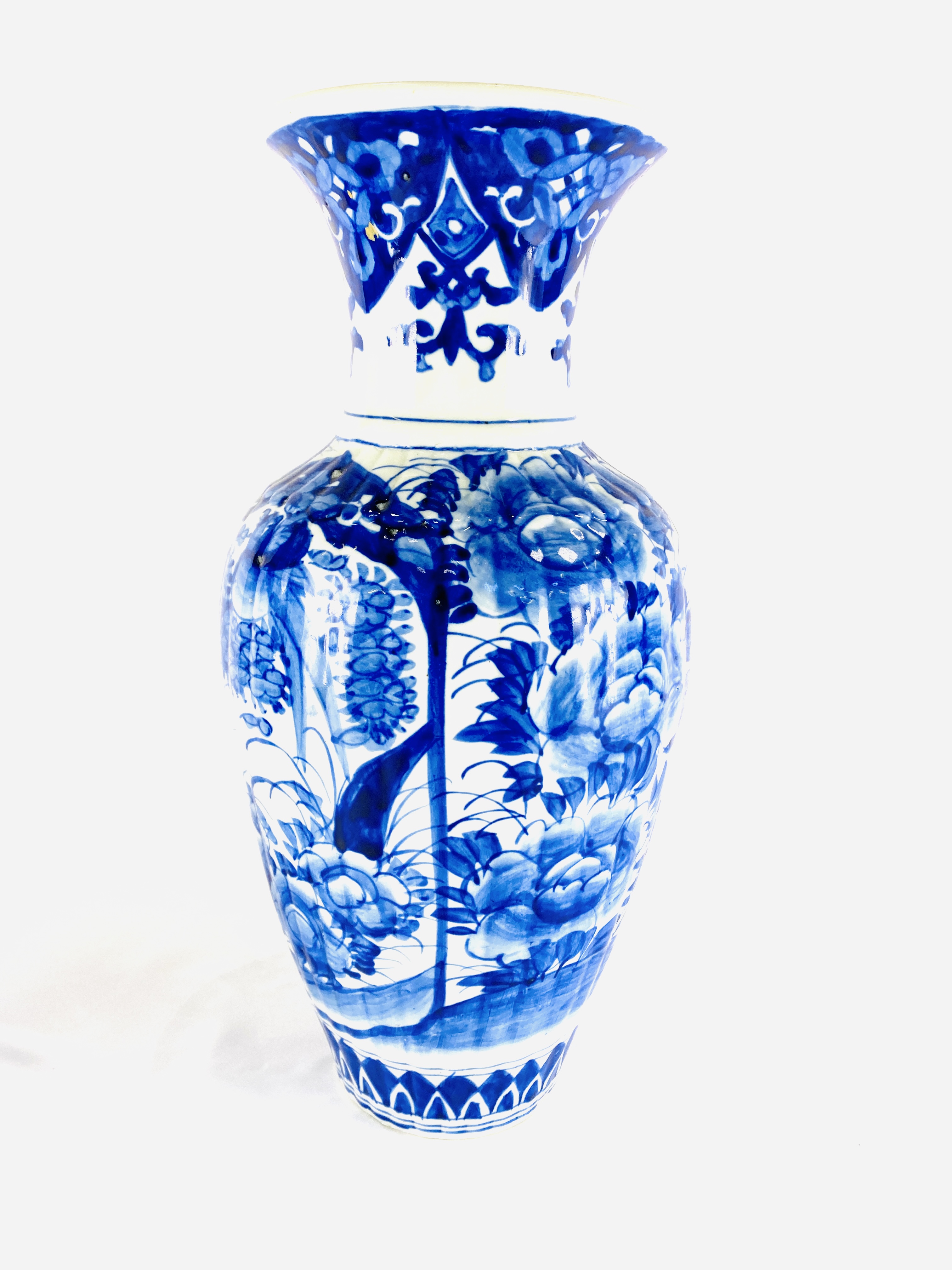 Pair of blue and white vases - Image 6 of 6