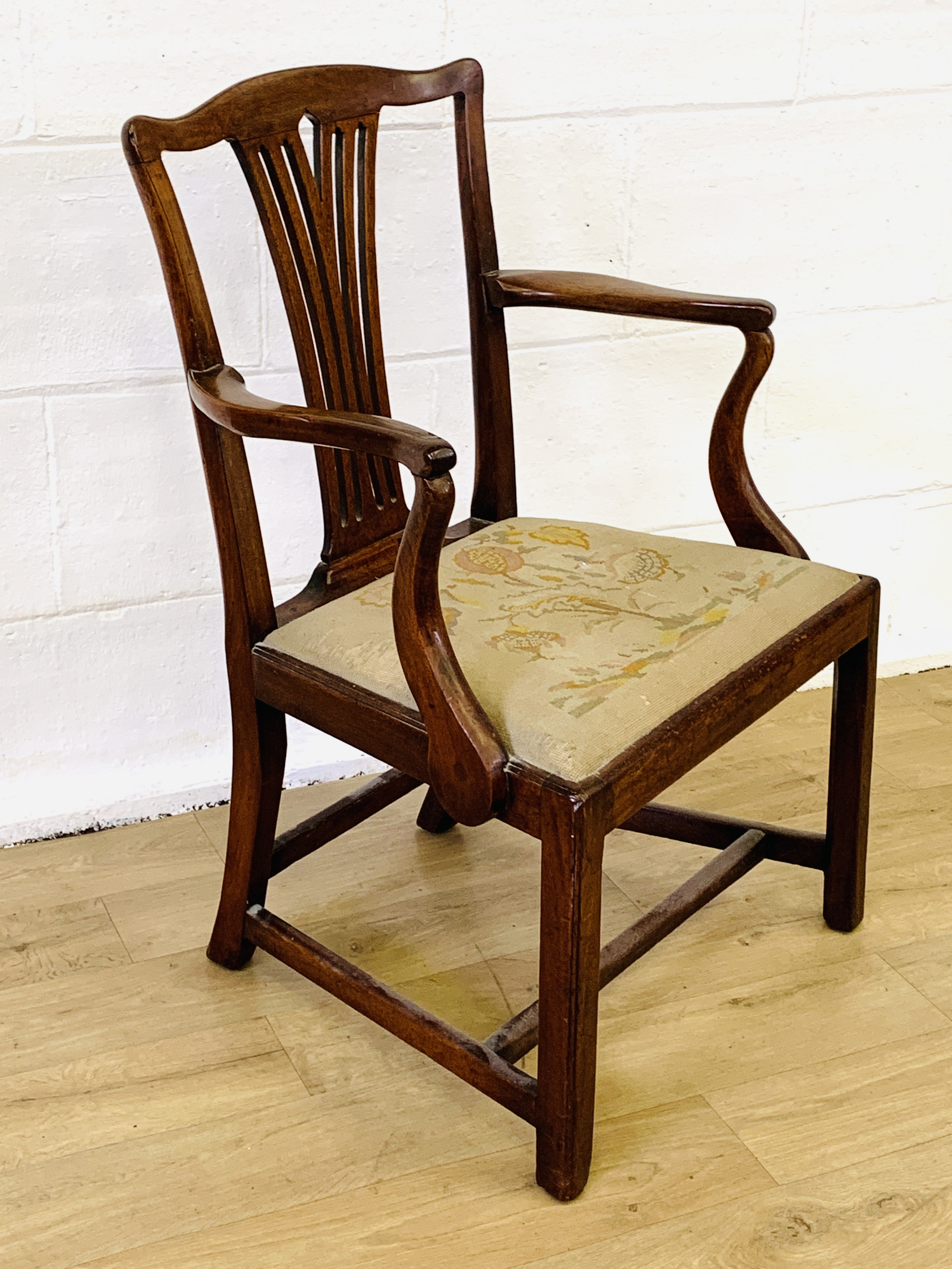 Mahogany elbow chair - Image 2 of 4