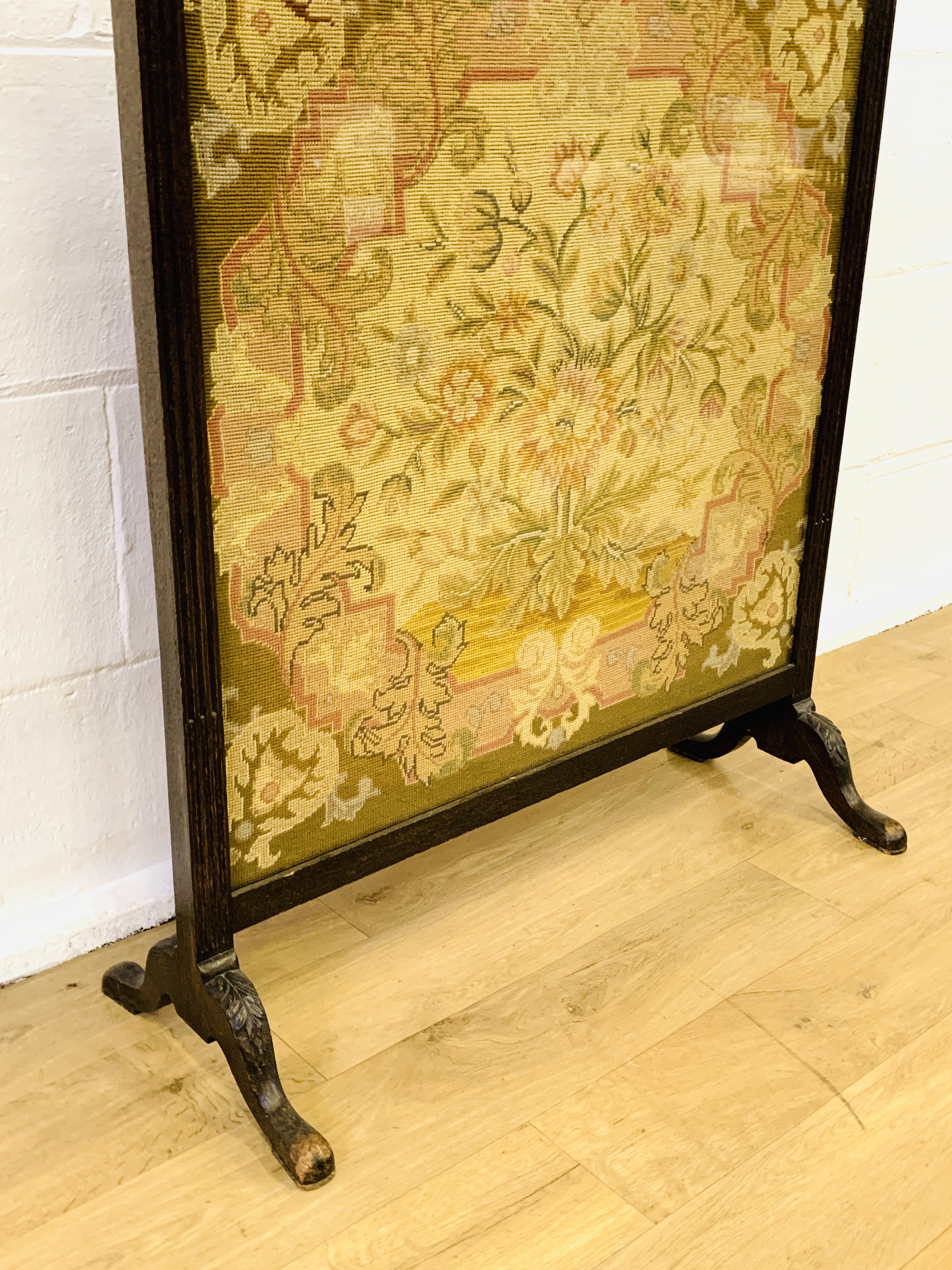 Oak framed tapestry fire screen - Image 4 of 5