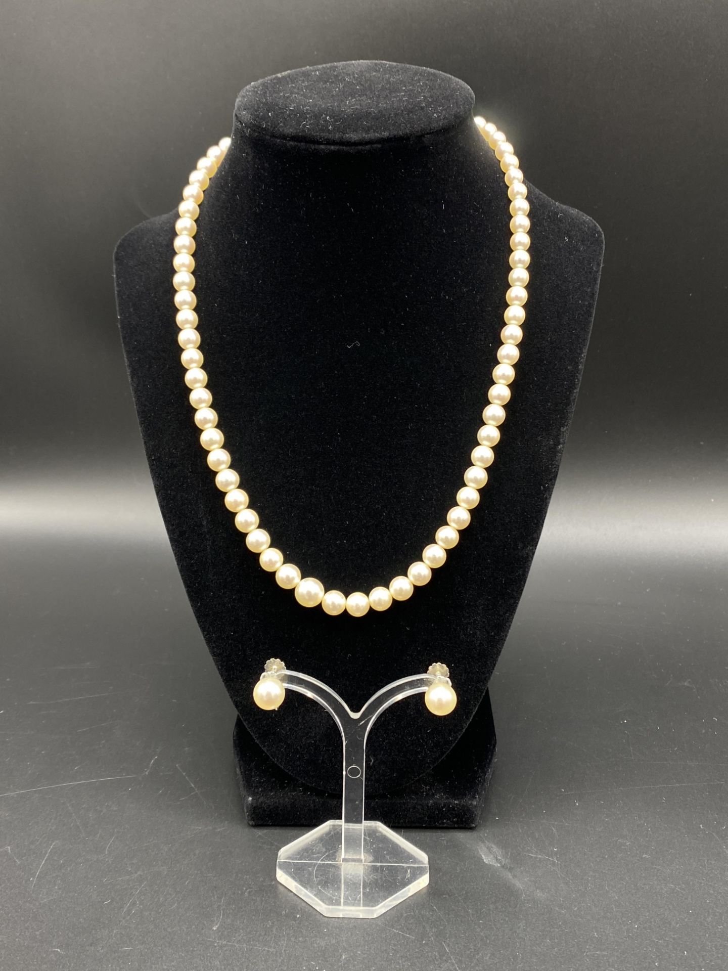 Pearl necklace with matching earrings