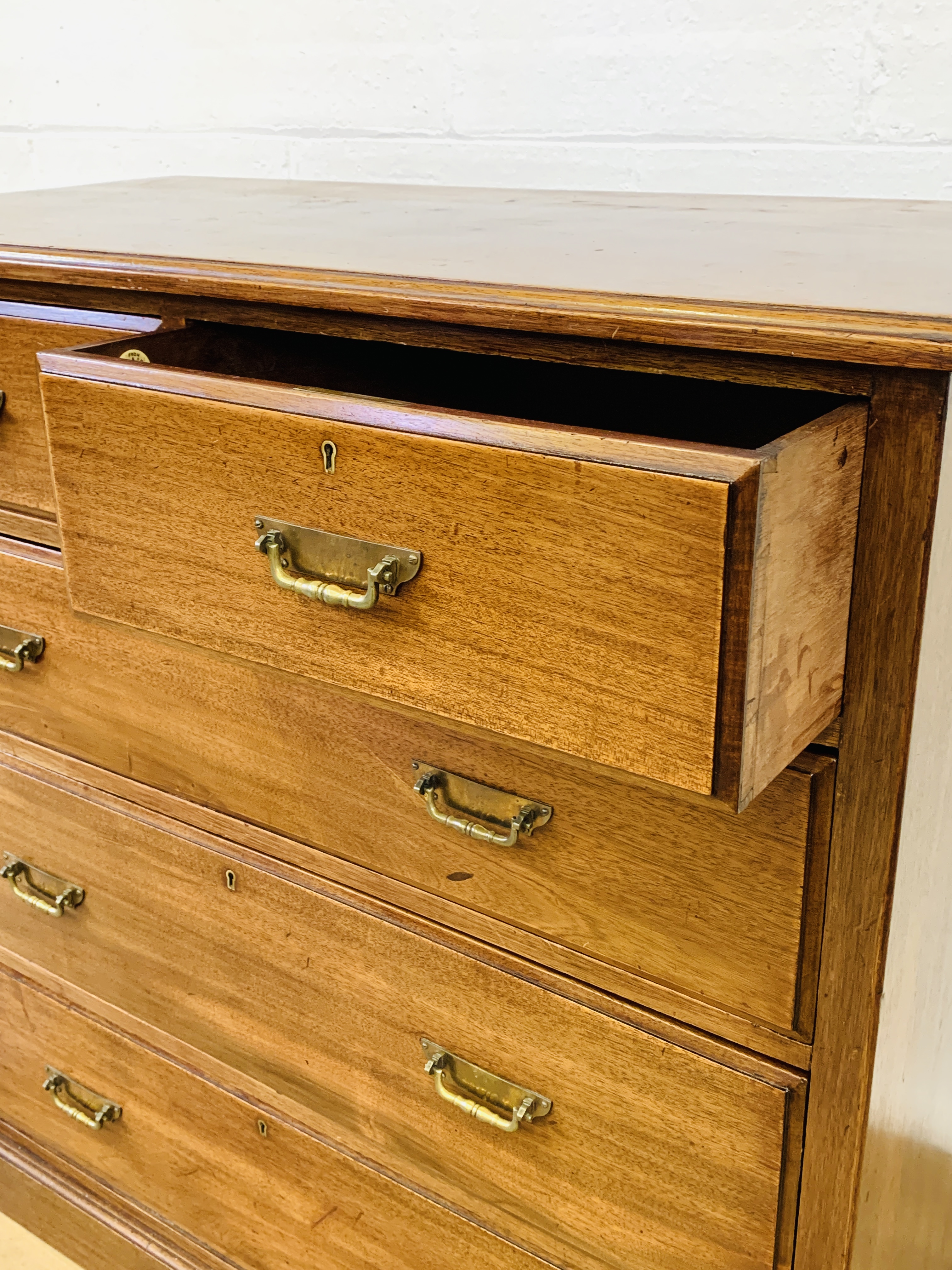 Mahogany chest of drawers - Image 2 of 8