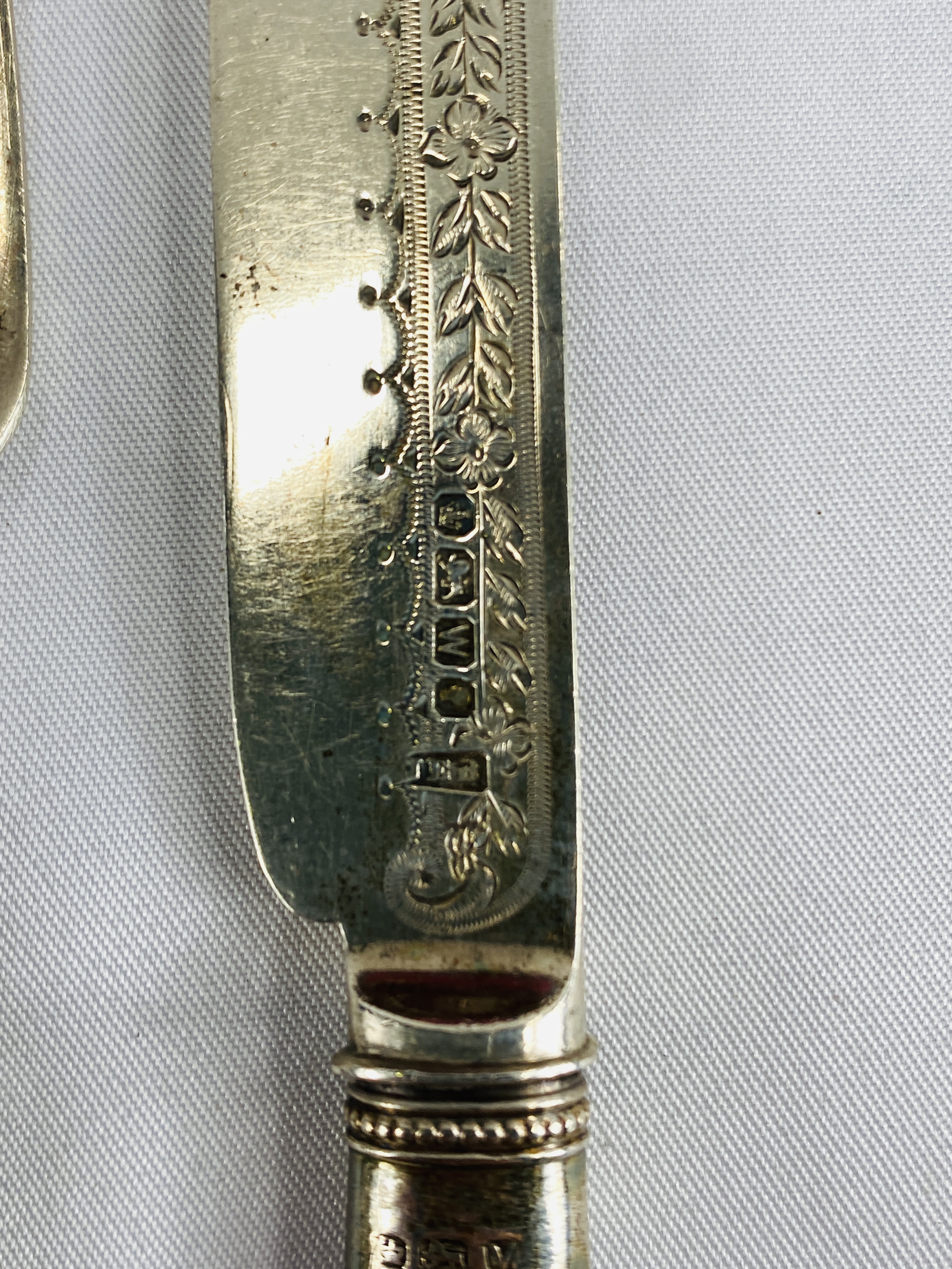 Mahogany canteen of cutlery with silver knife blades and fork tines - Image 4 of 6