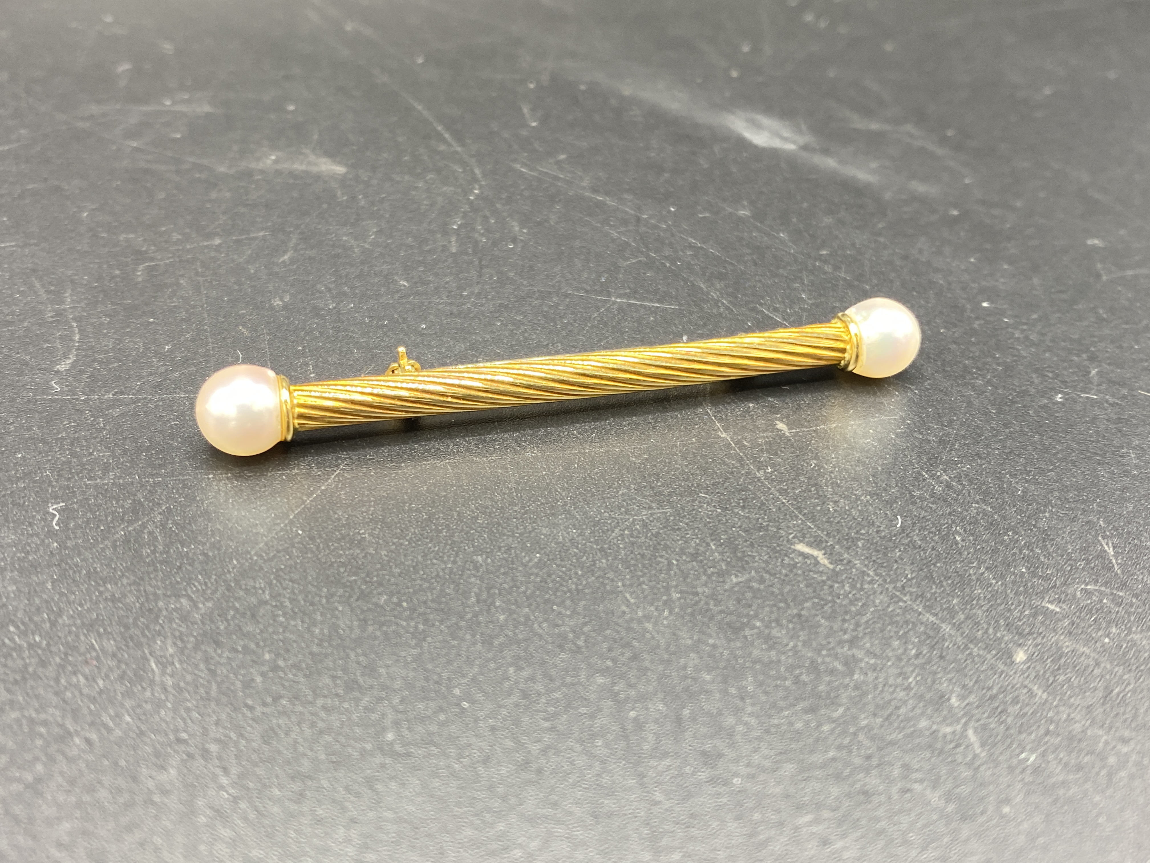 18ct gold brooch set with pearls - Image 2 of 4