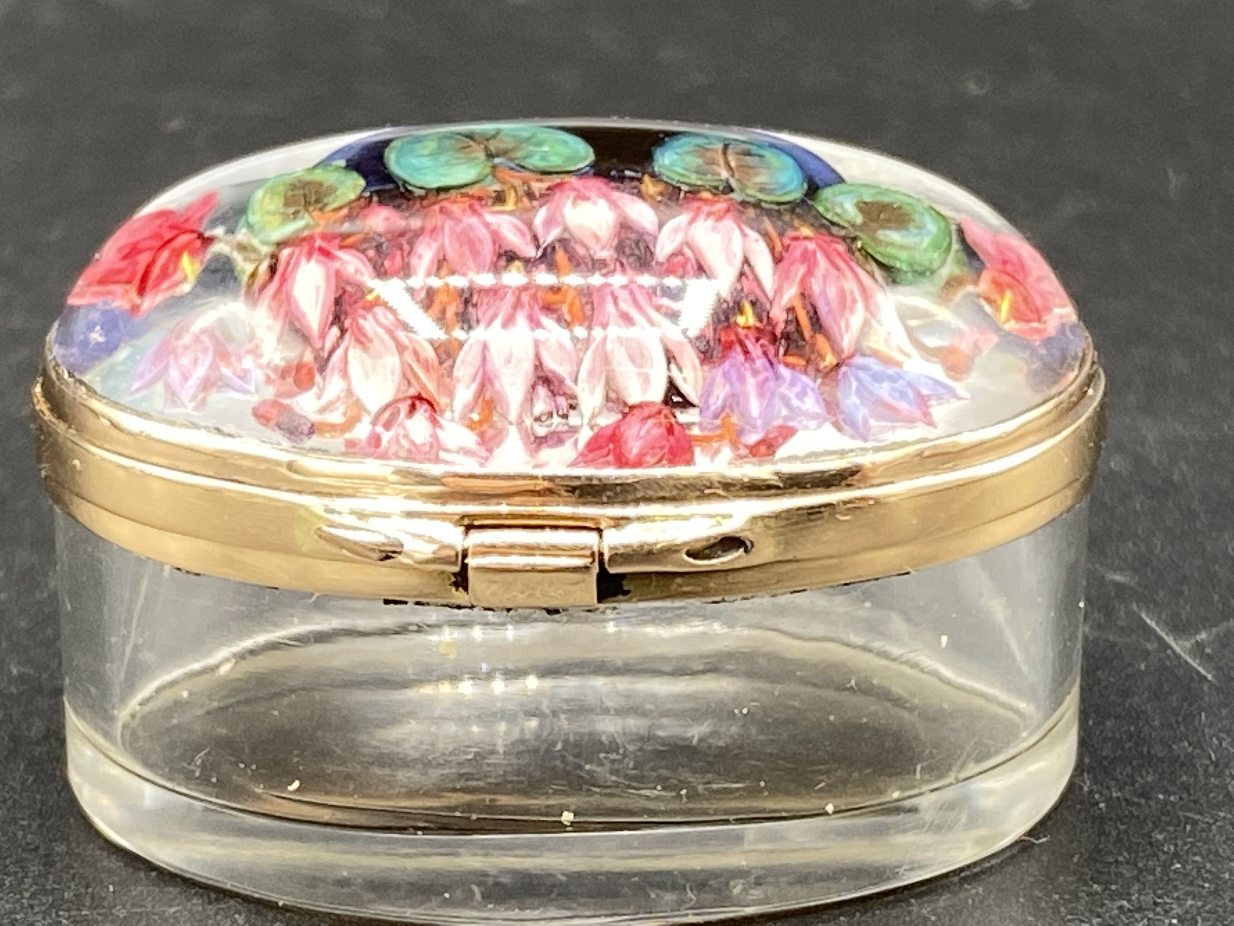 Essex crystal and gold pill box - Image 4 of 5