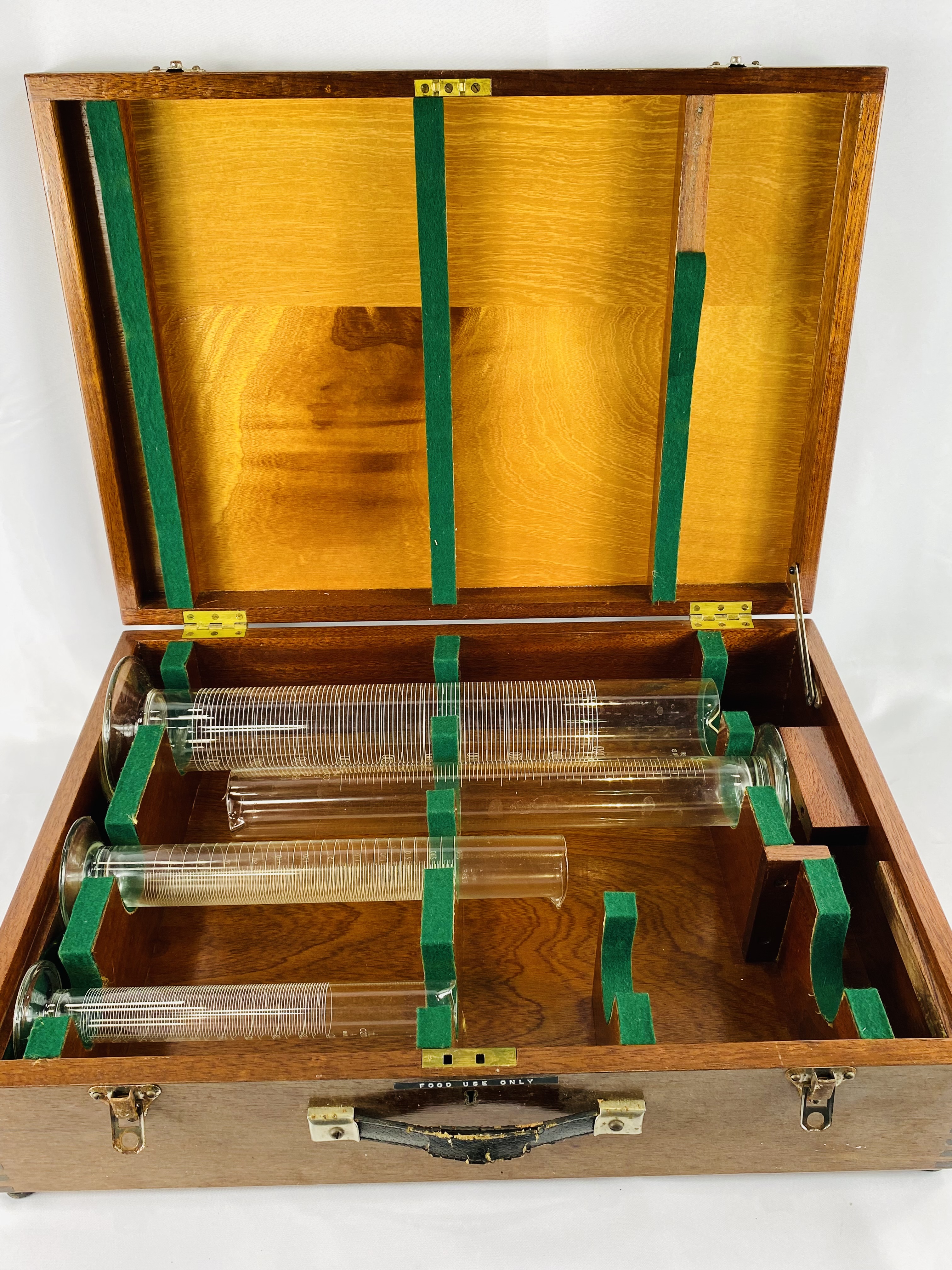 Mahogany box containing laboratory measures