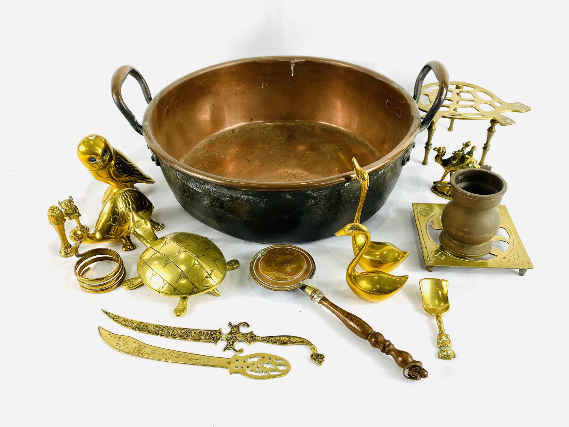 Copper coal scuttle and other items of copper and brass - Bild 6 aus 7