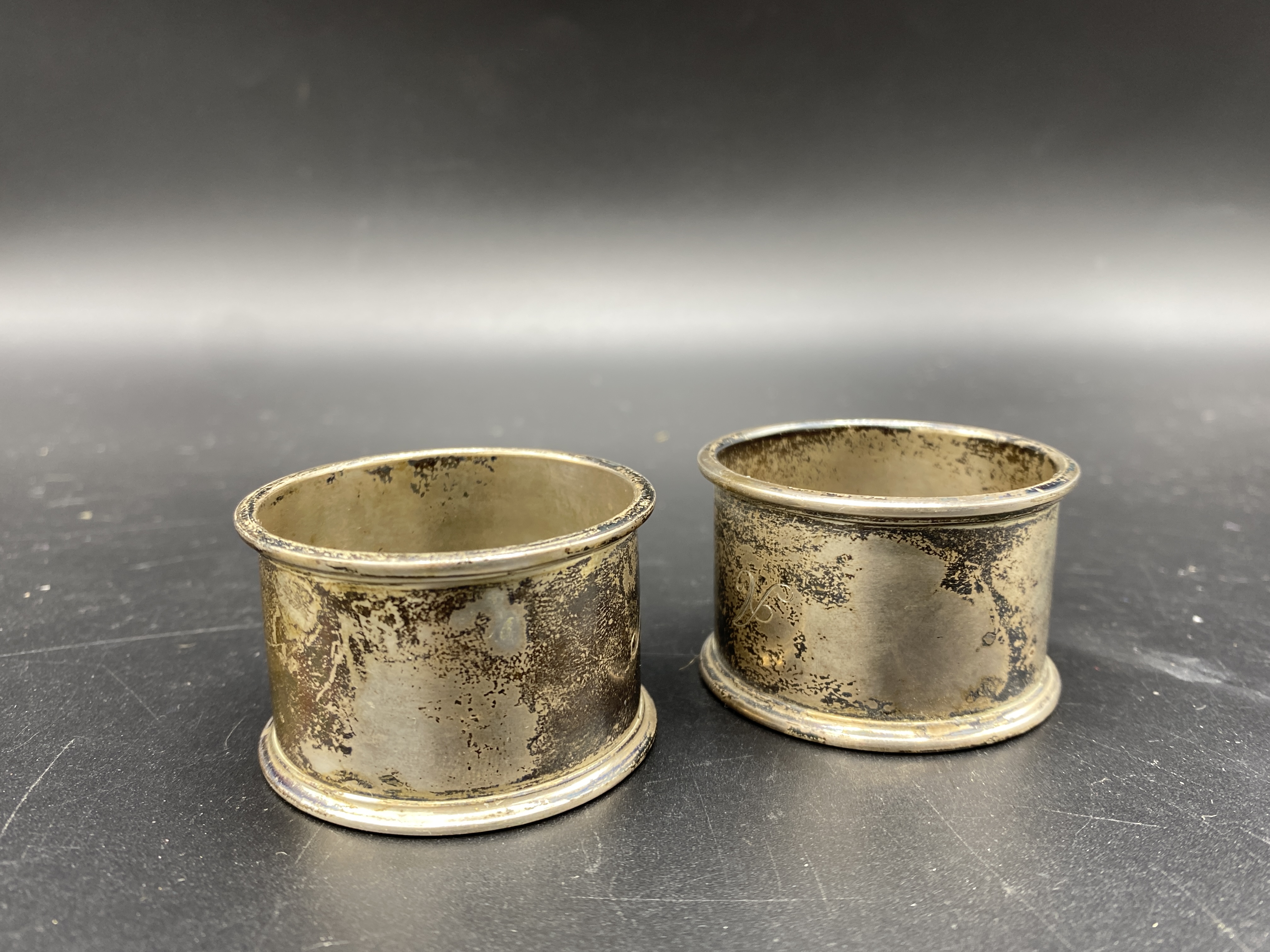 Four silver napkin rings - Image 2 of 5