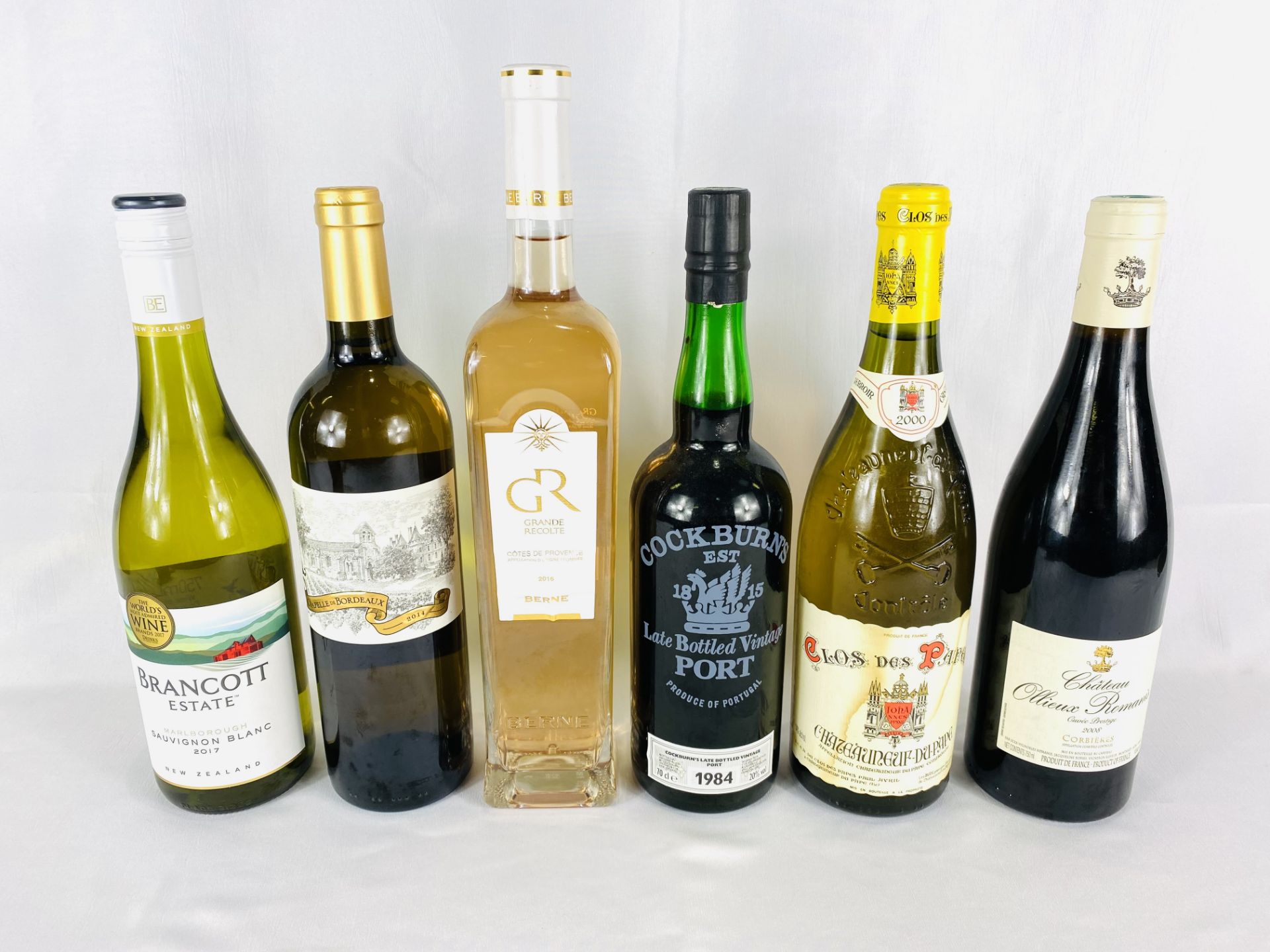 Five bottles of wine together with a bottle of port - Bild 4 aus 4