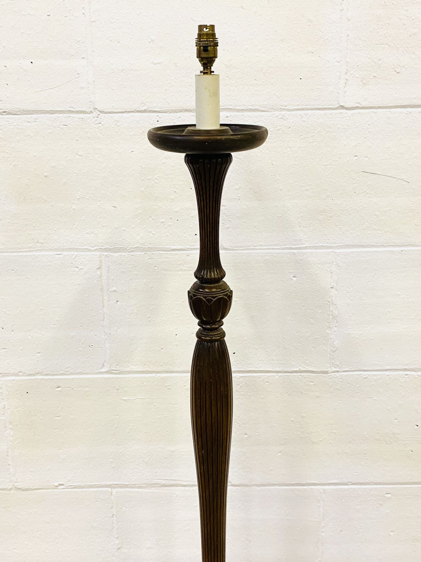 Oak standard lamp - Image 5 of 5