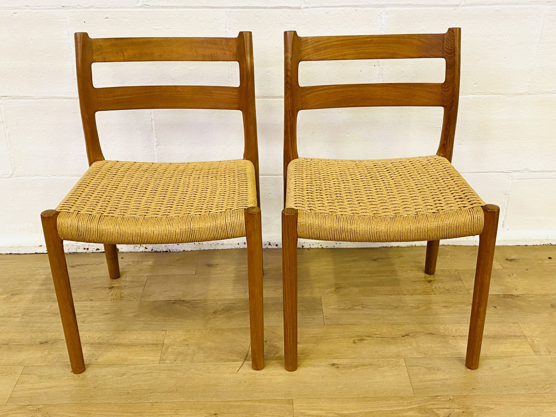 Set of four teak dining chairs together with two similar chairs - Image 6 of 7