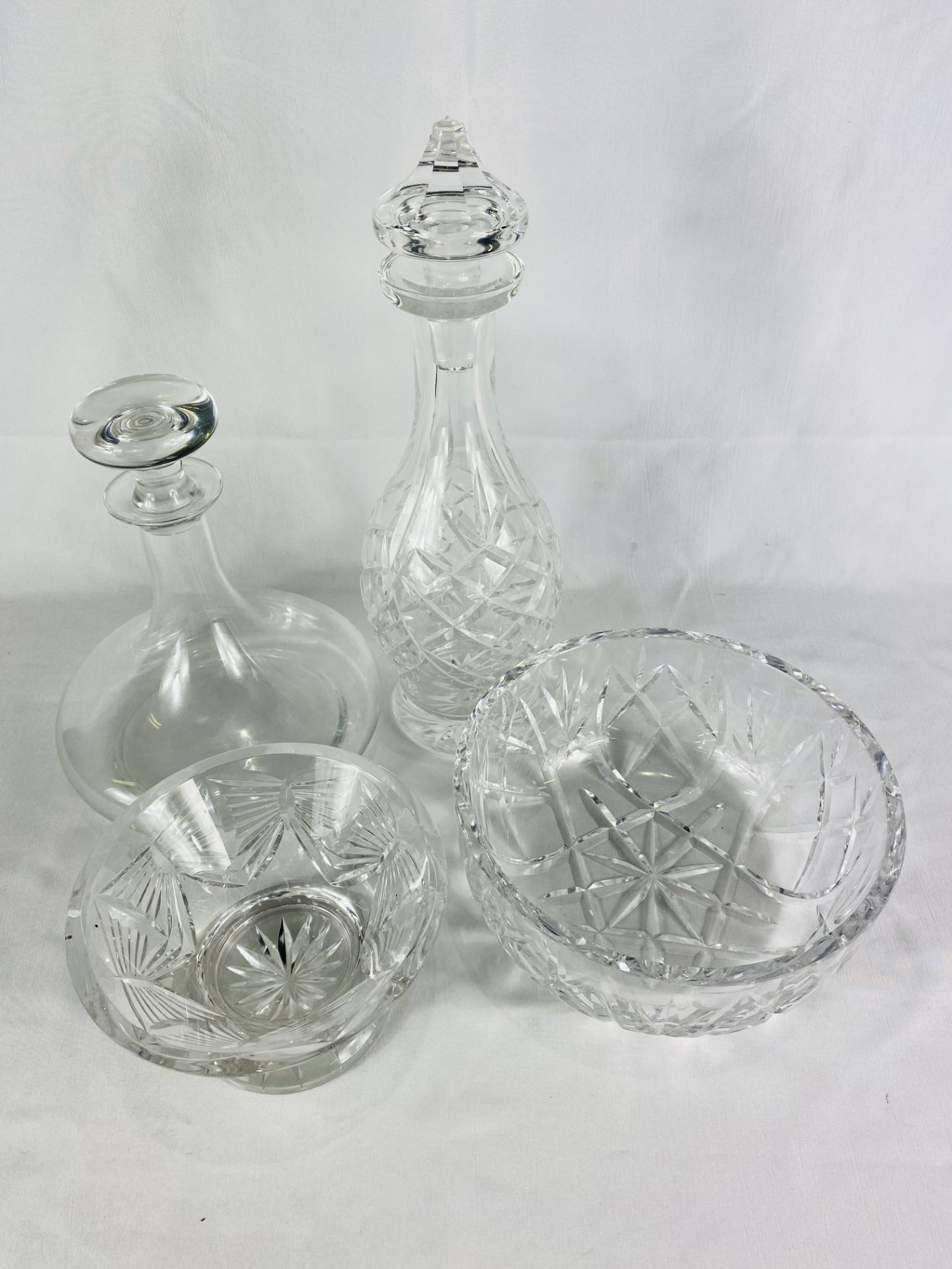 Two Waterford crystal bowl, a Waterford decanter and one other - Bild 3 aus 4