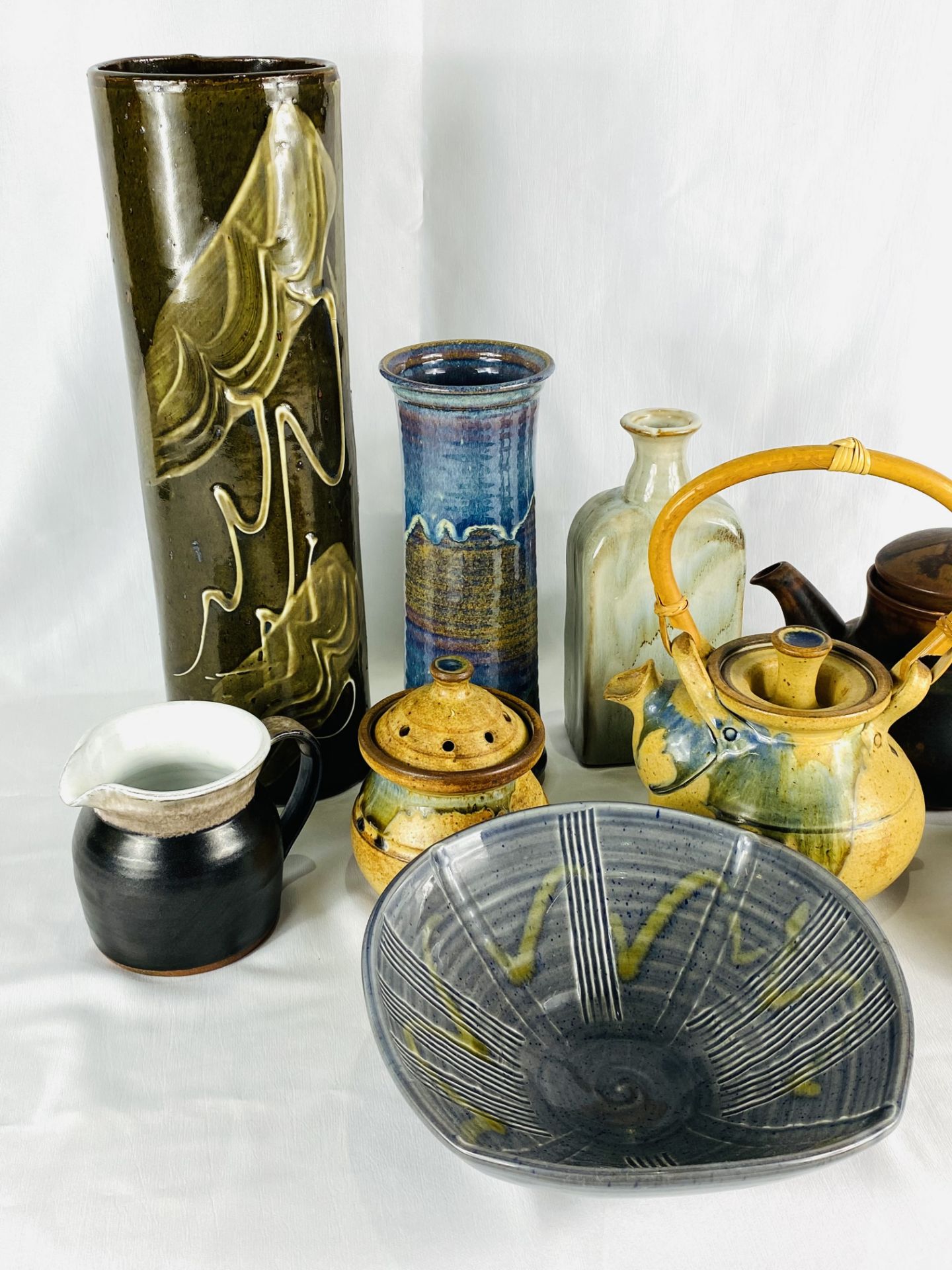 Quantity of studio pottery - Image 4 of 7
