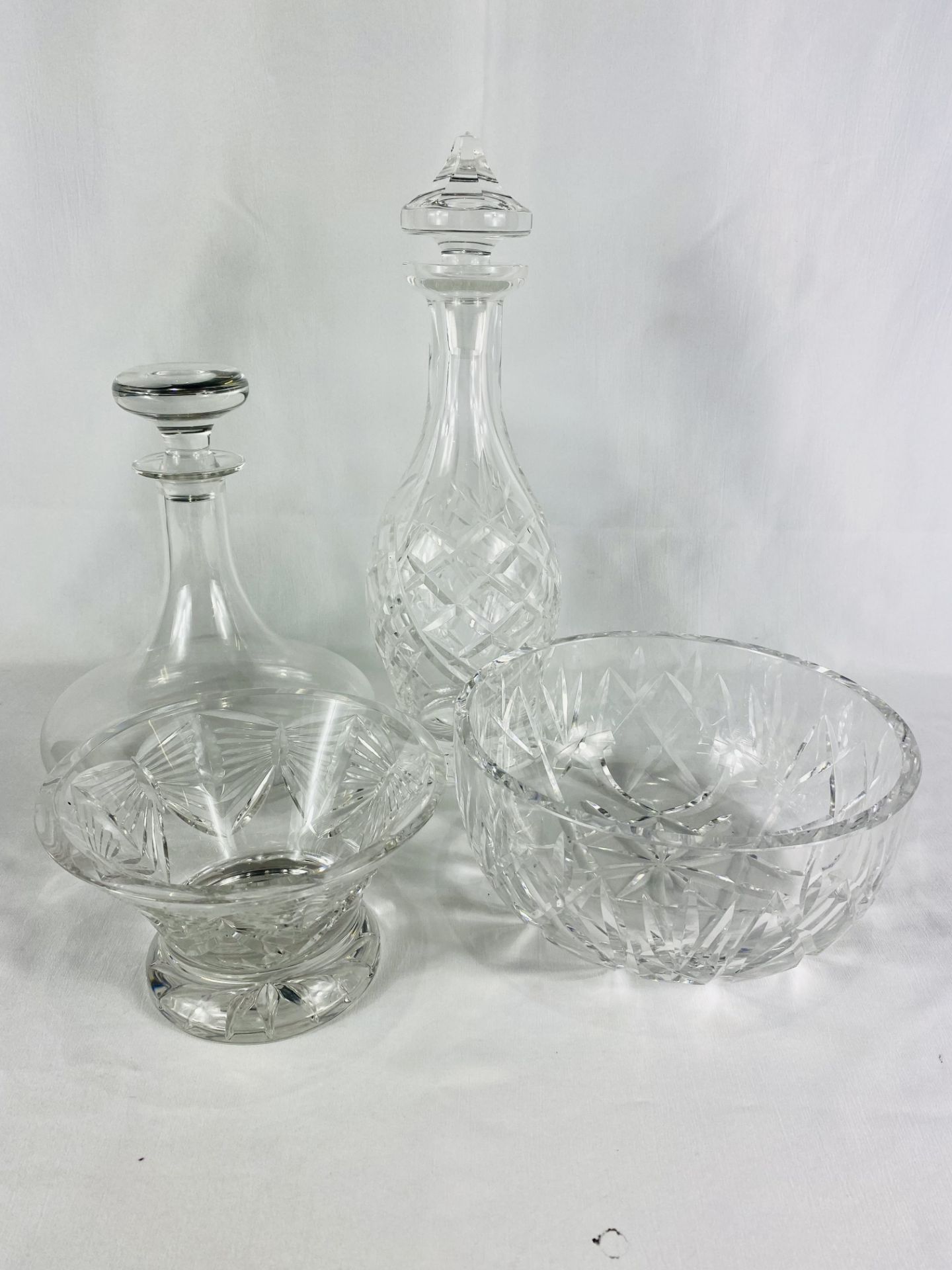 Two Waterford crystal bowl, a Waterford decanter and one other - Bild 2 aus 4