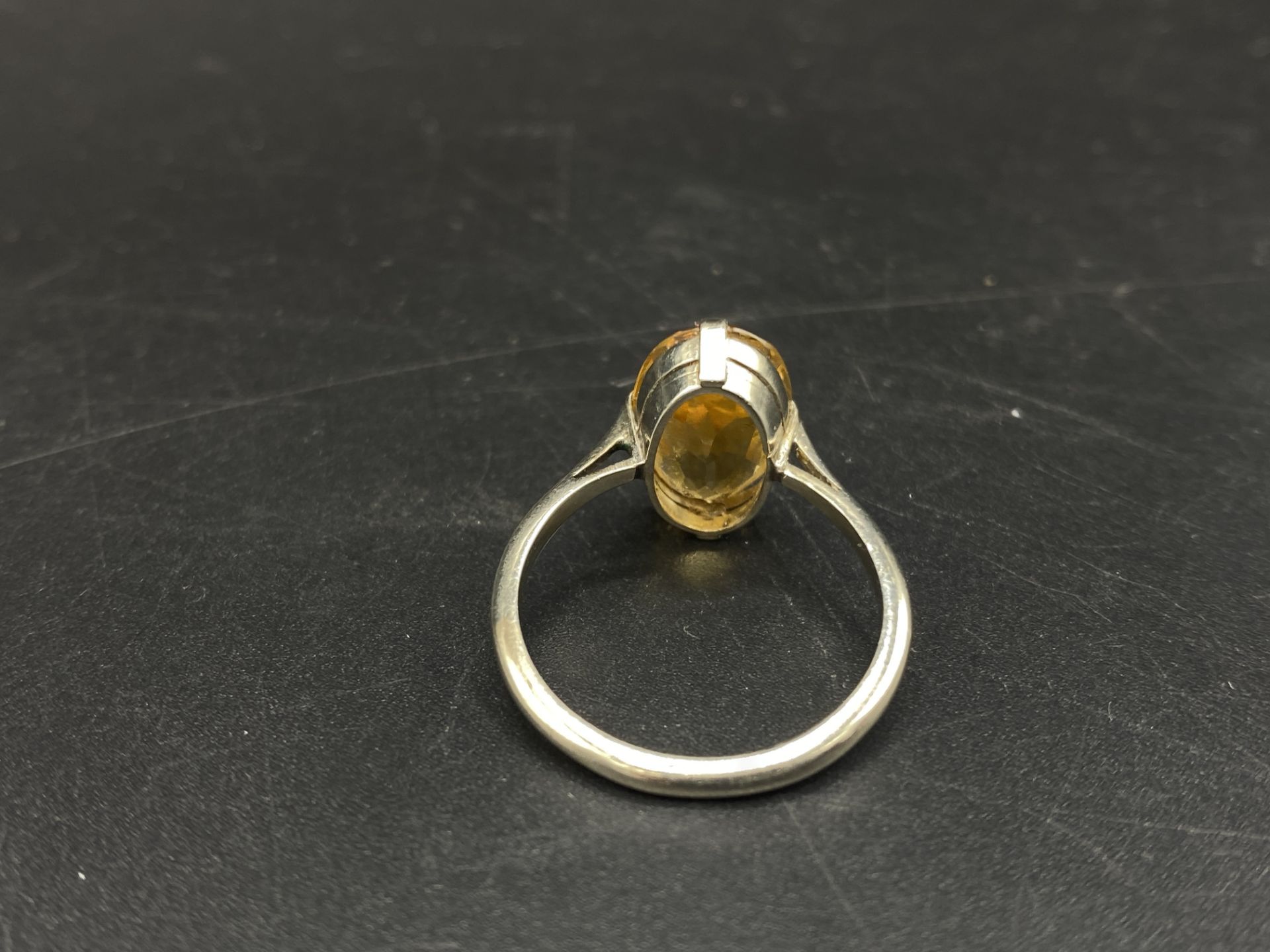 9ct gold and citrine ring - Image 4 of 5