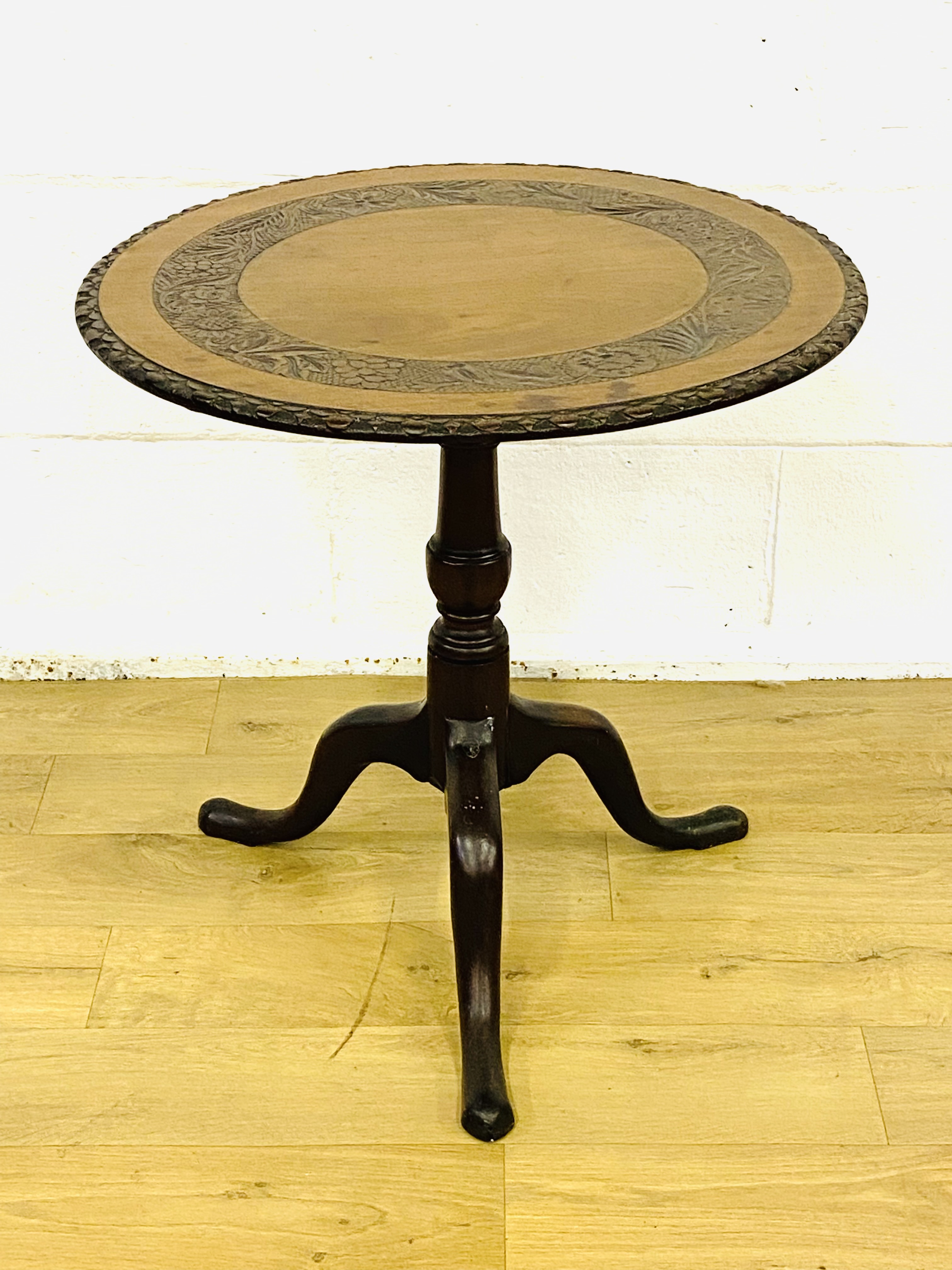 Mahogany tilt top loo table