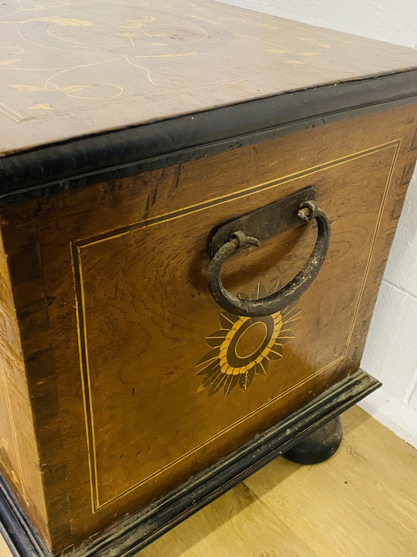 European chest with marquetry inlay - Image 16 of 16