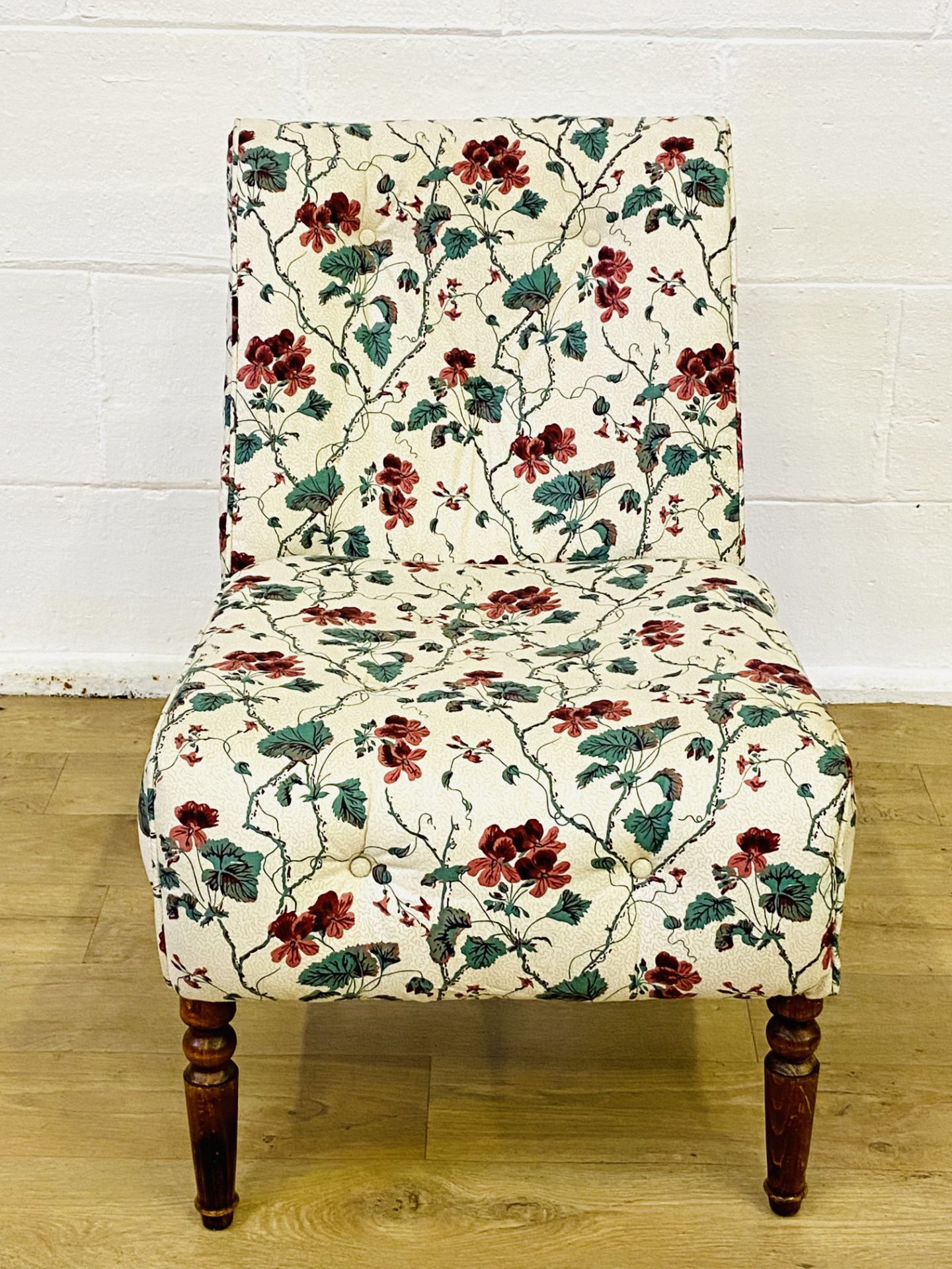Floral fabric bedroom chair - Image 3 of 4