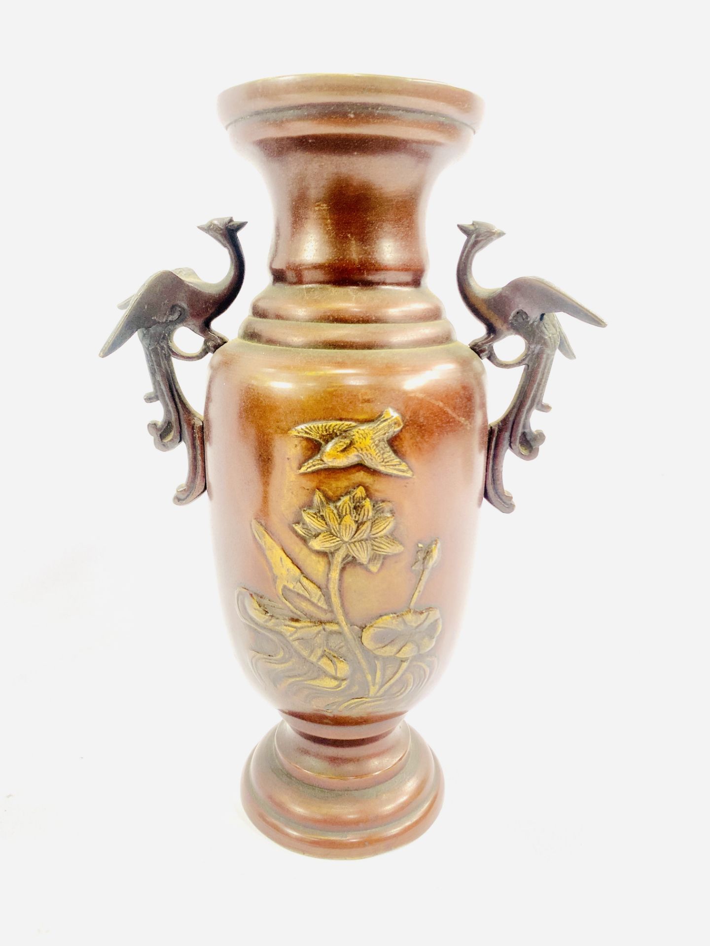 Two meiji period bronze vases - Bild 2 aus 5