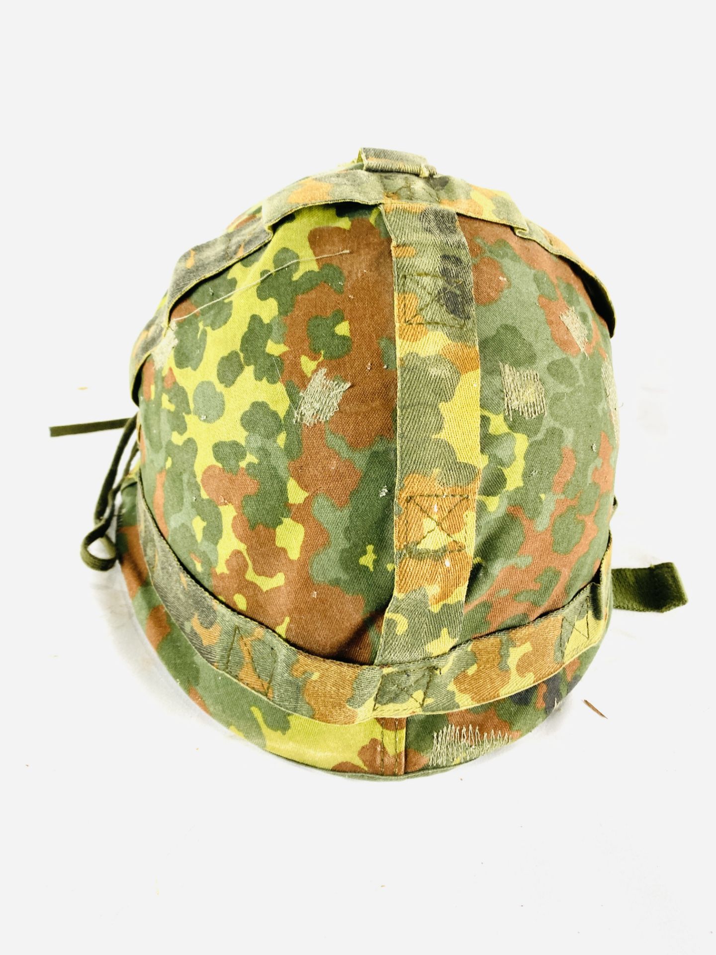Two military helmets - Bild 6 aus 8