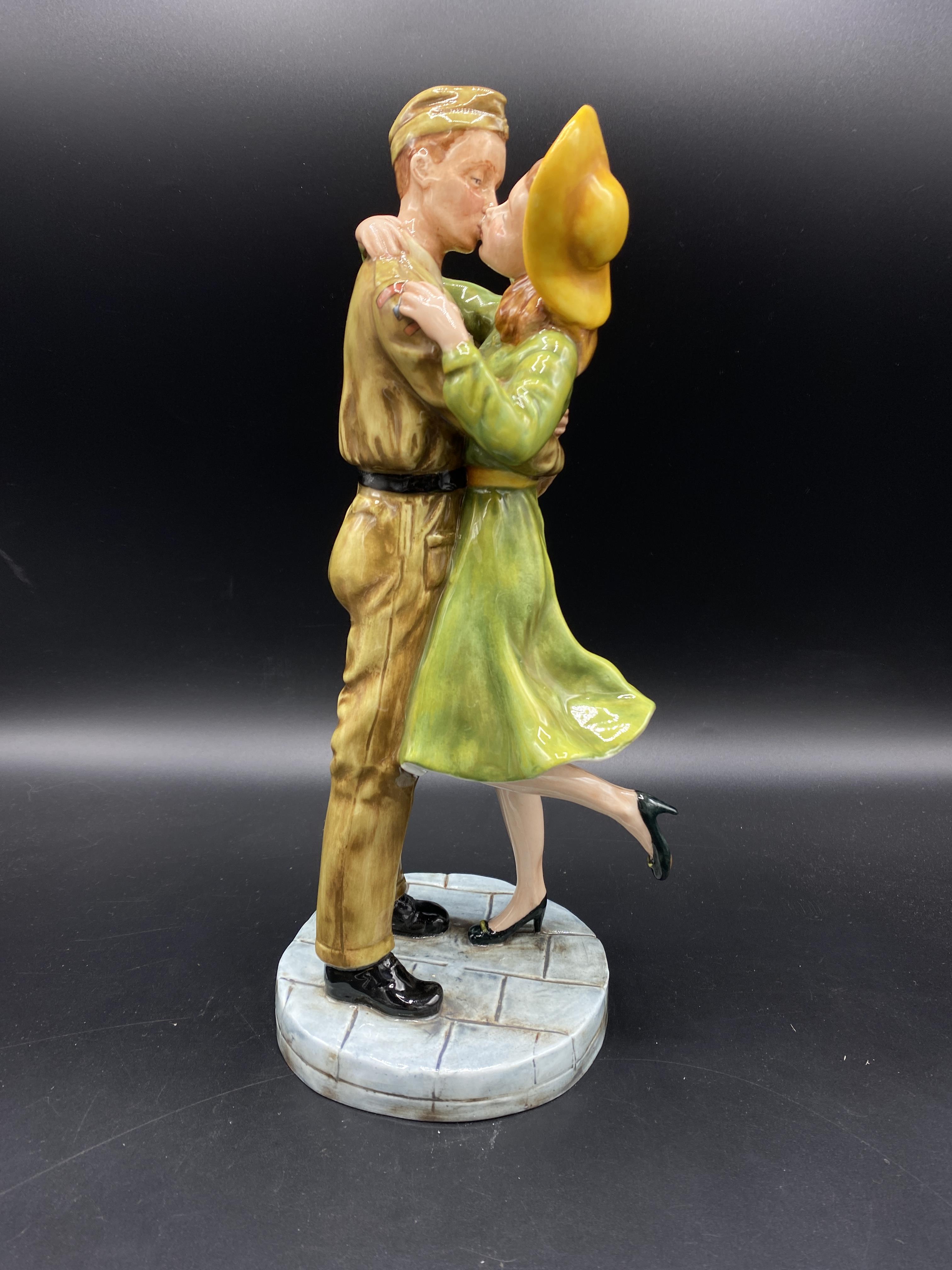 Royal Doulton Prestige figurine 'The Hero Returns' - Bild 3 aus 5