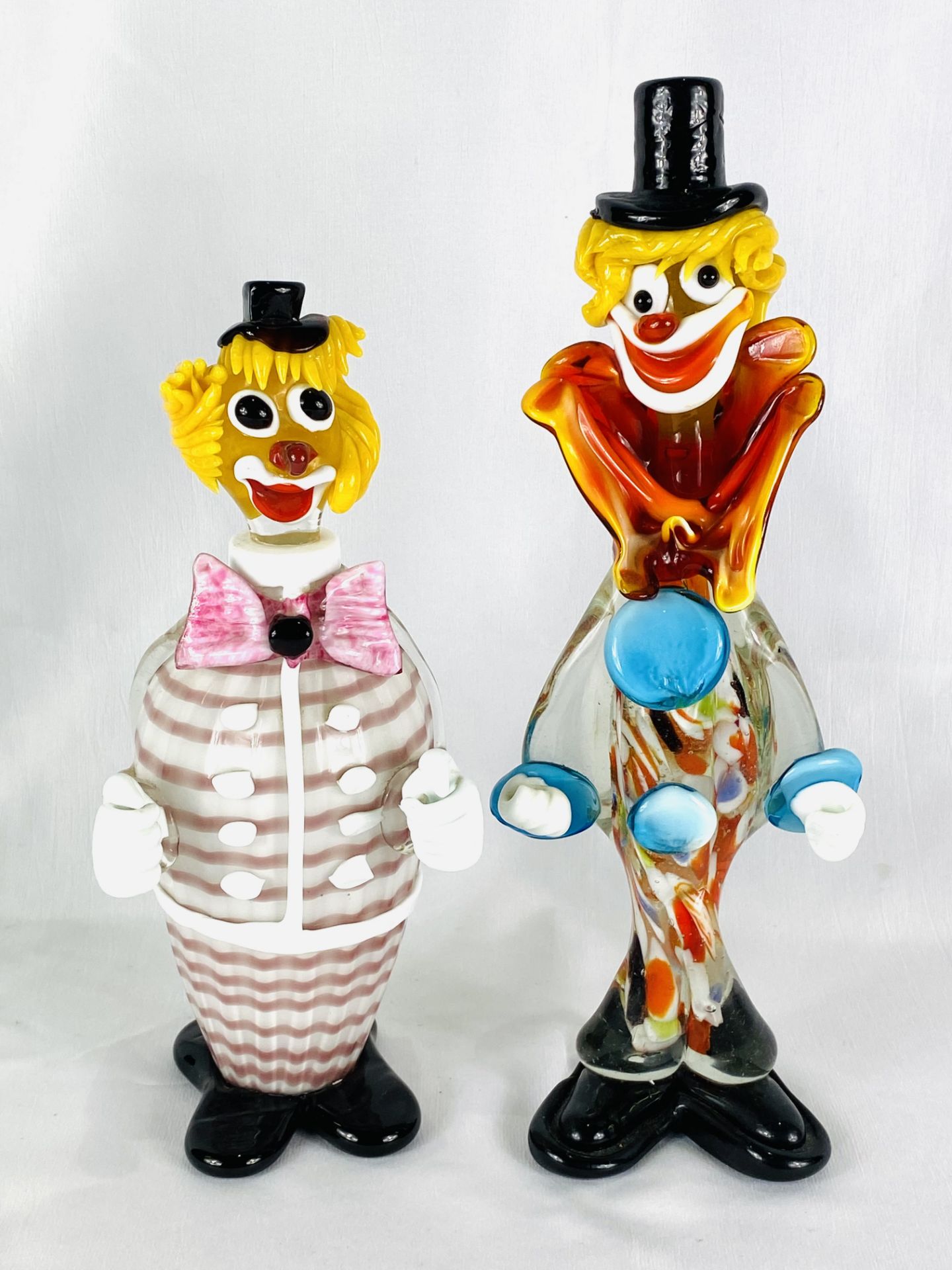 A Murano glass clown together with a Murano glass decanter - Bild 3 aus 5