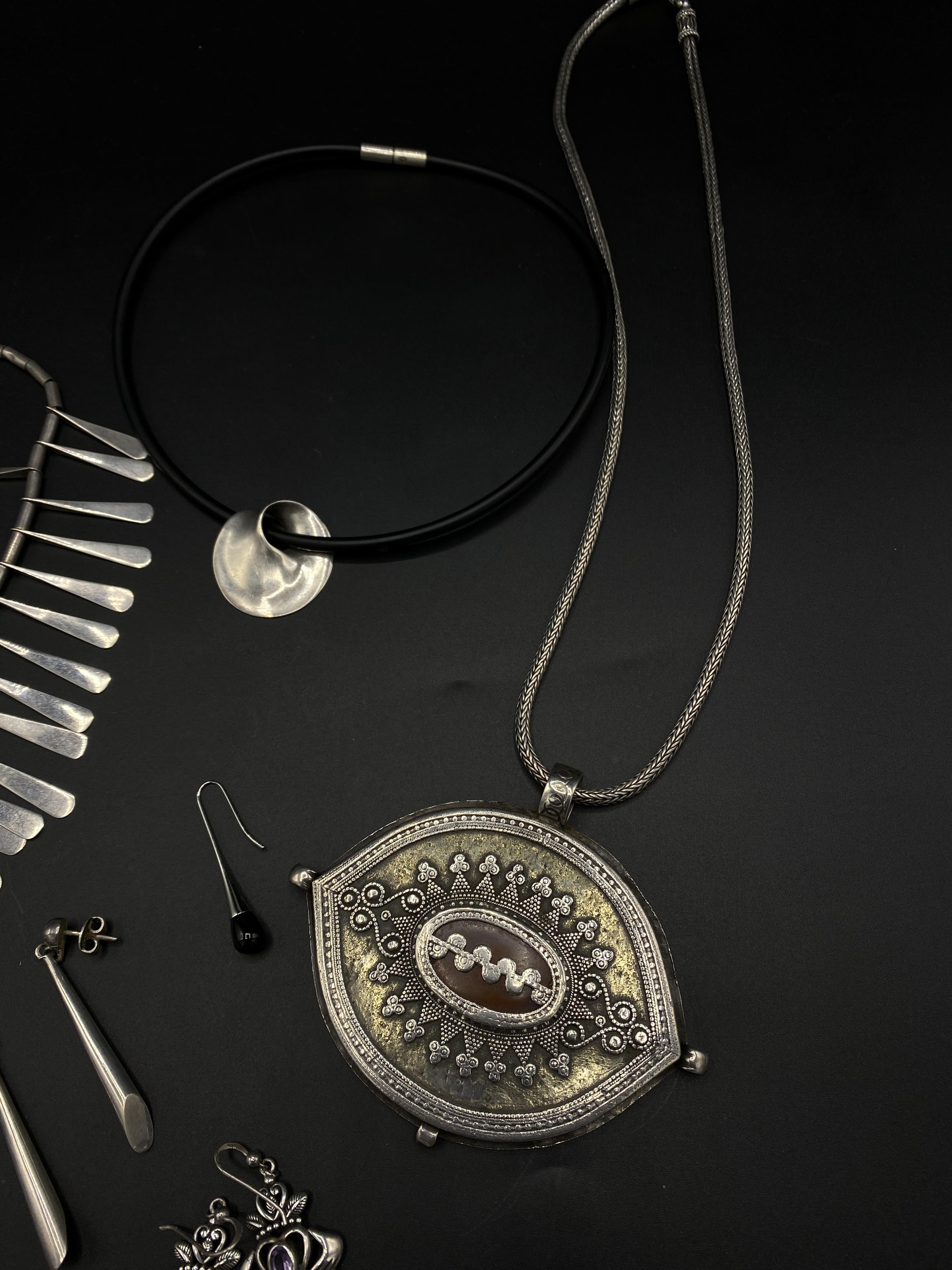 Georg Jensen necklace together with other silver and white metal jewellery - Image 4 of 5