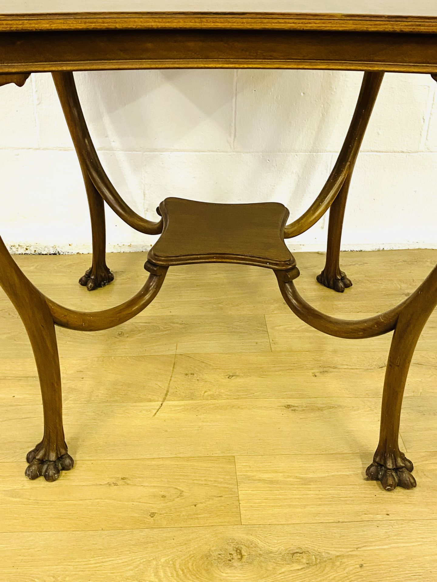 Victorian mahogany display table - Image 3 of 7