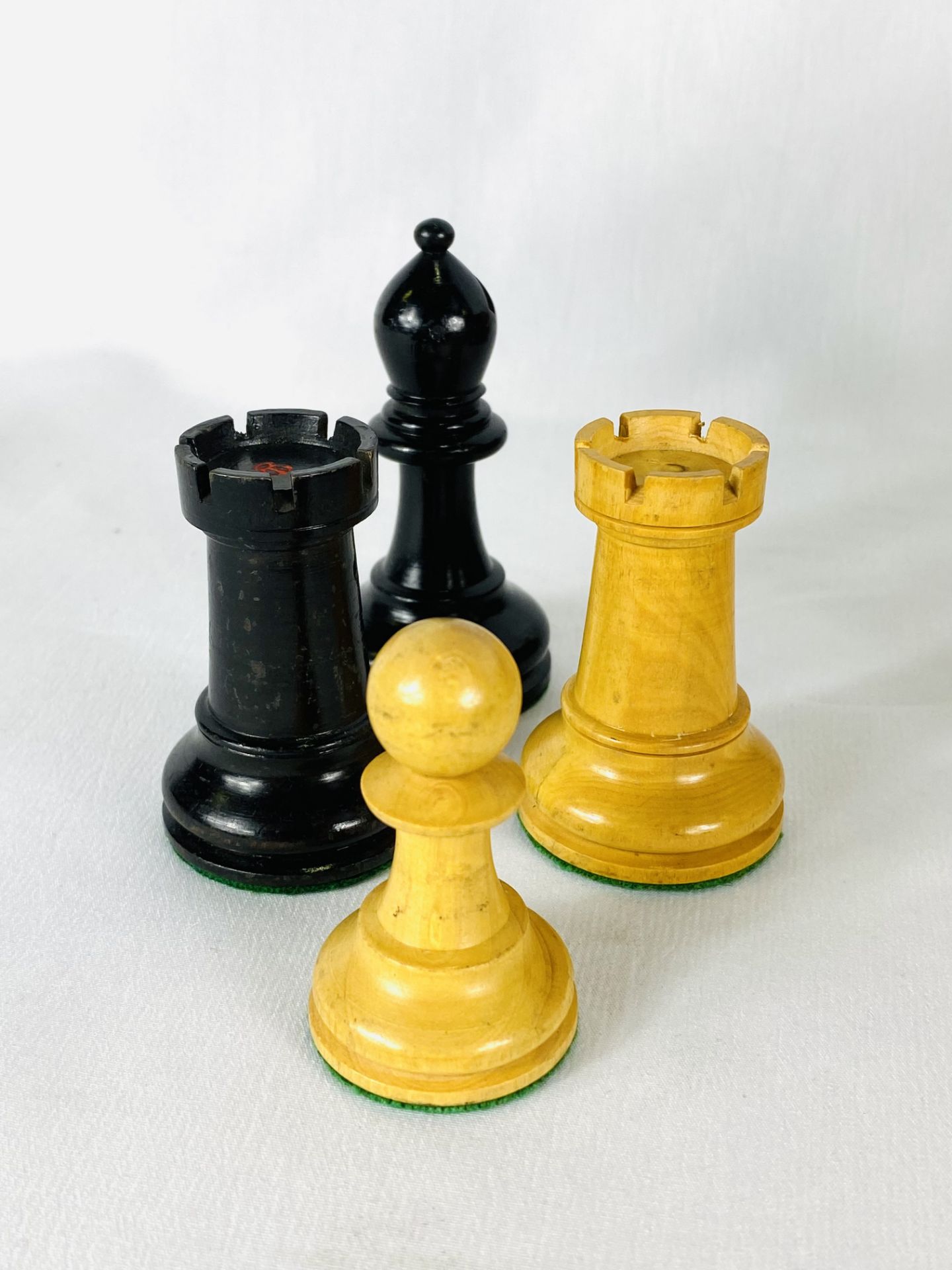 Boxwood and ebony Staunton style chess set - Bild 3 aus 6