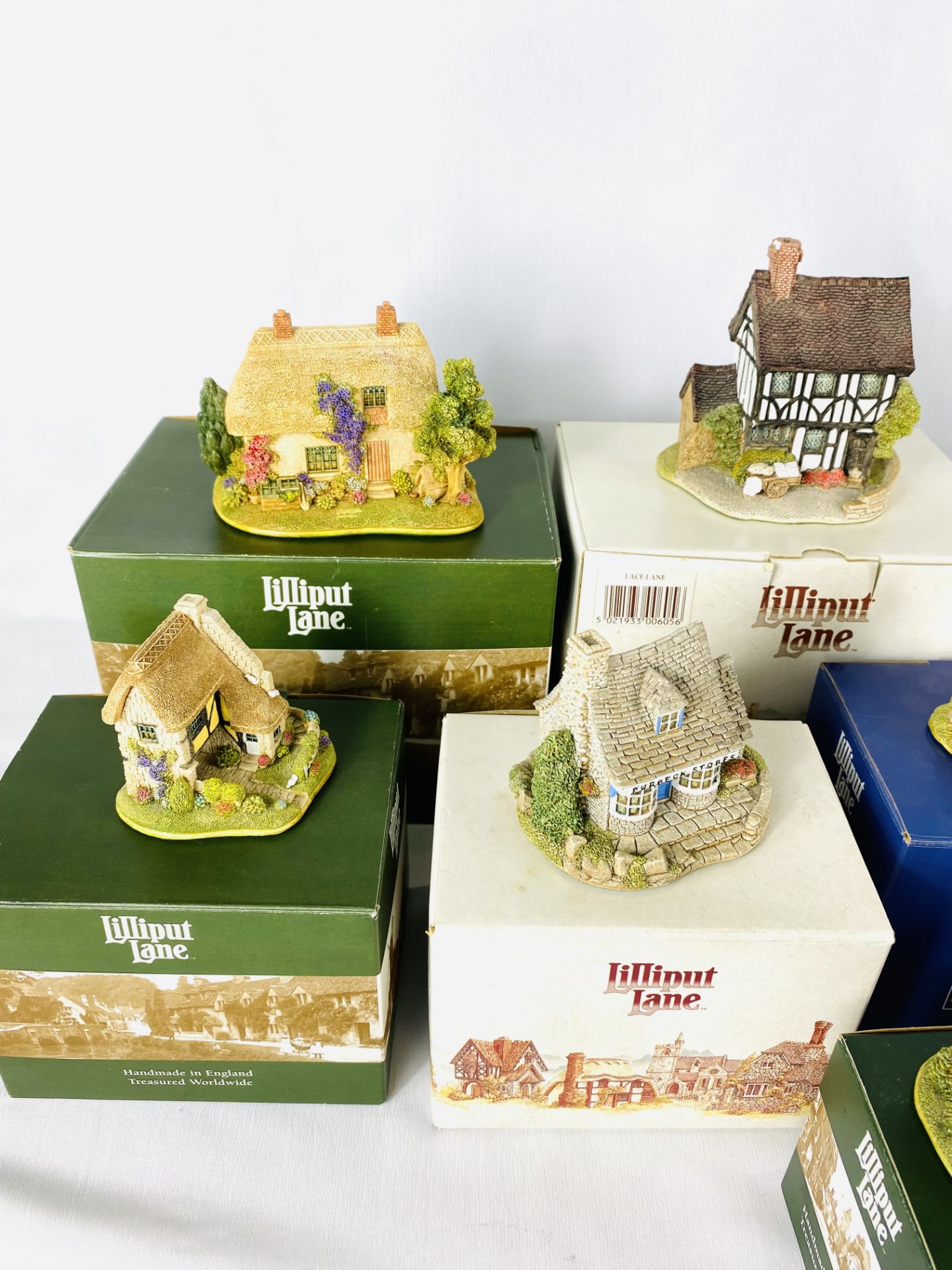 Quantity of 14 boxed (one unboxed) Lilliput Lane Cottages. - Image 4 of 5