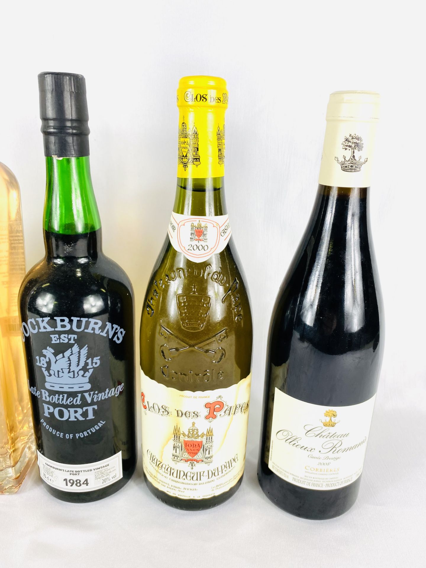 Five bottles of wine together with a bottle of port - Bild 2 aus 4