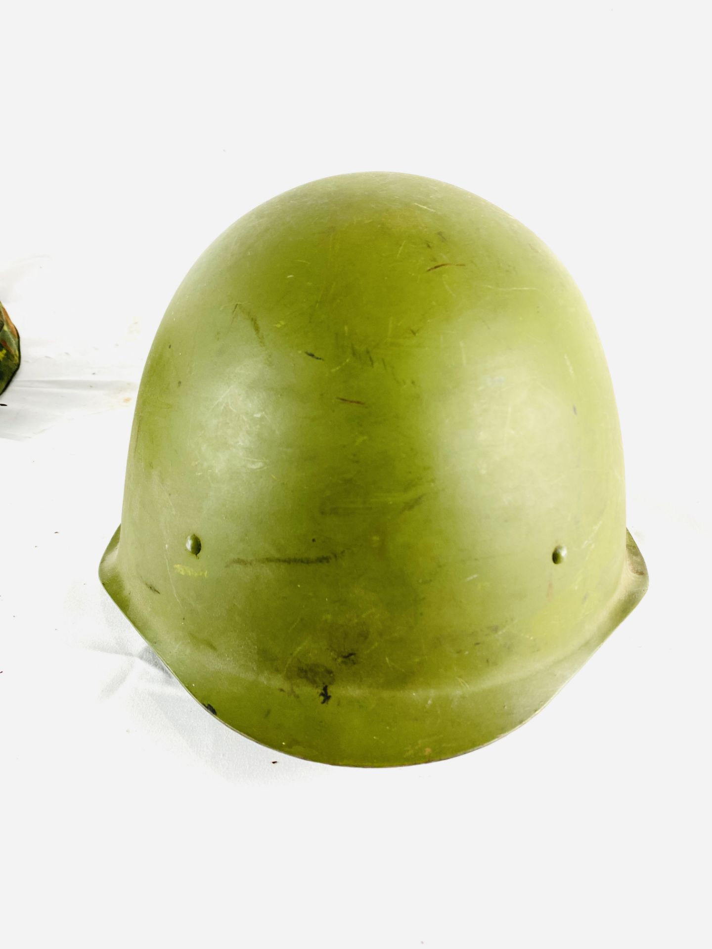 Two military helmets - Bild 3 aus 8