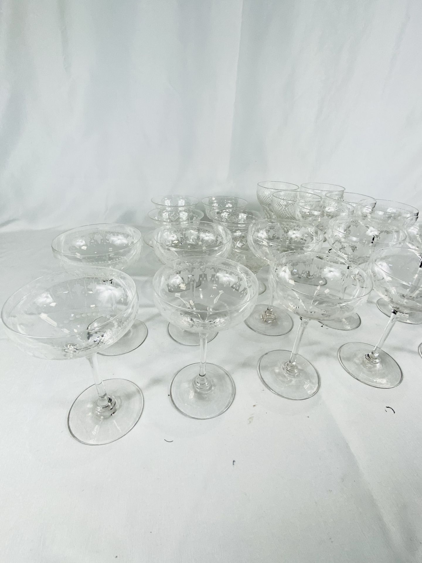 Quantity of champagne glasses - Bild 3 aus 6